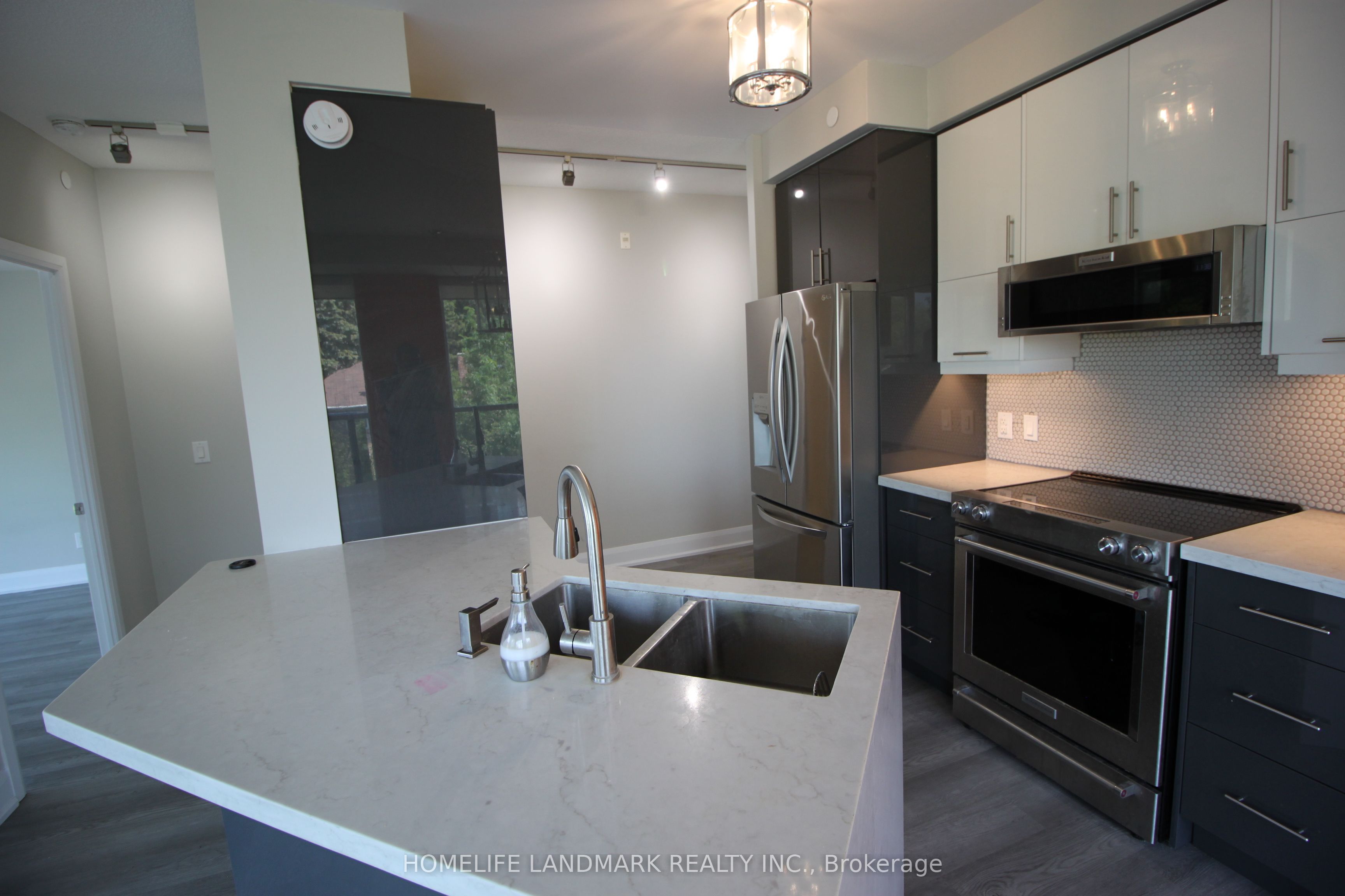 4700 Highway 7 Avenue #407