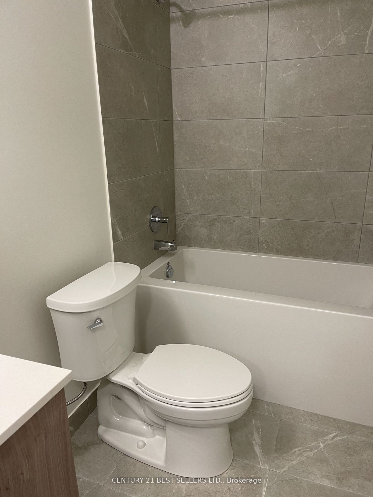 8 David Eyer Road #1221
