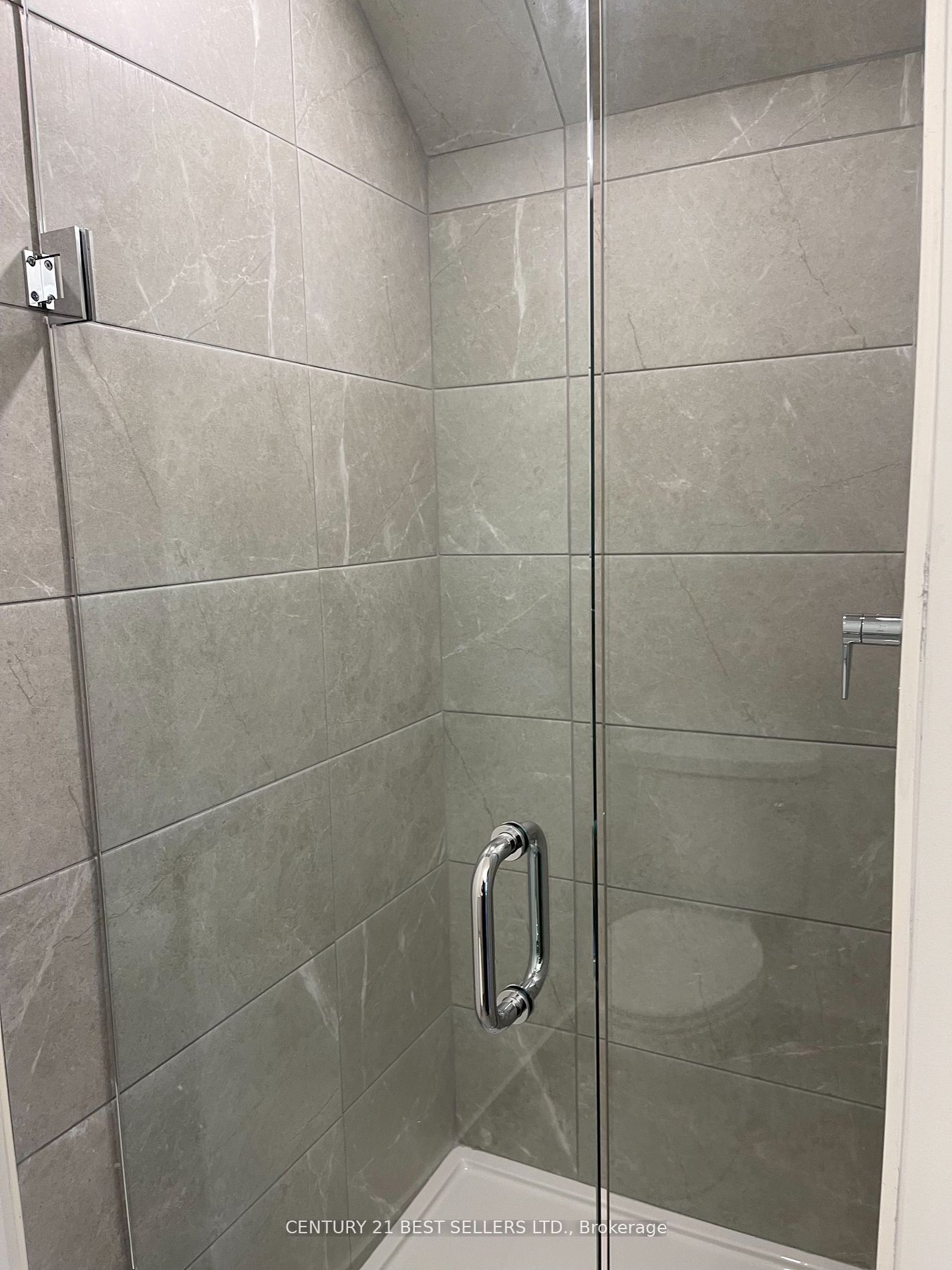 8 David Eyer Road #1221