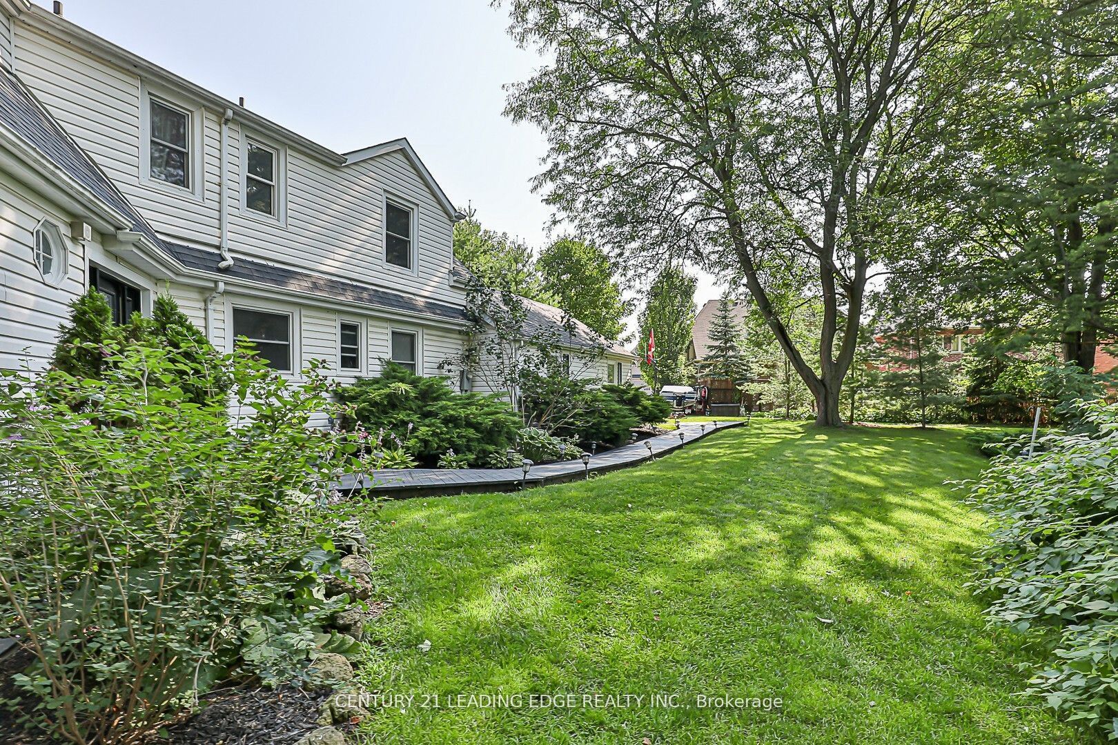 10 YORKTON Boulevard