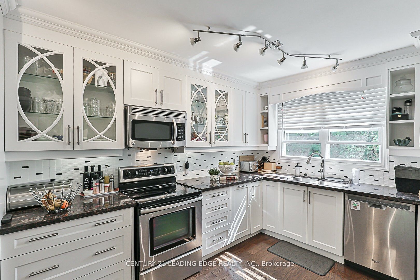 10 YORKTON Boulevard