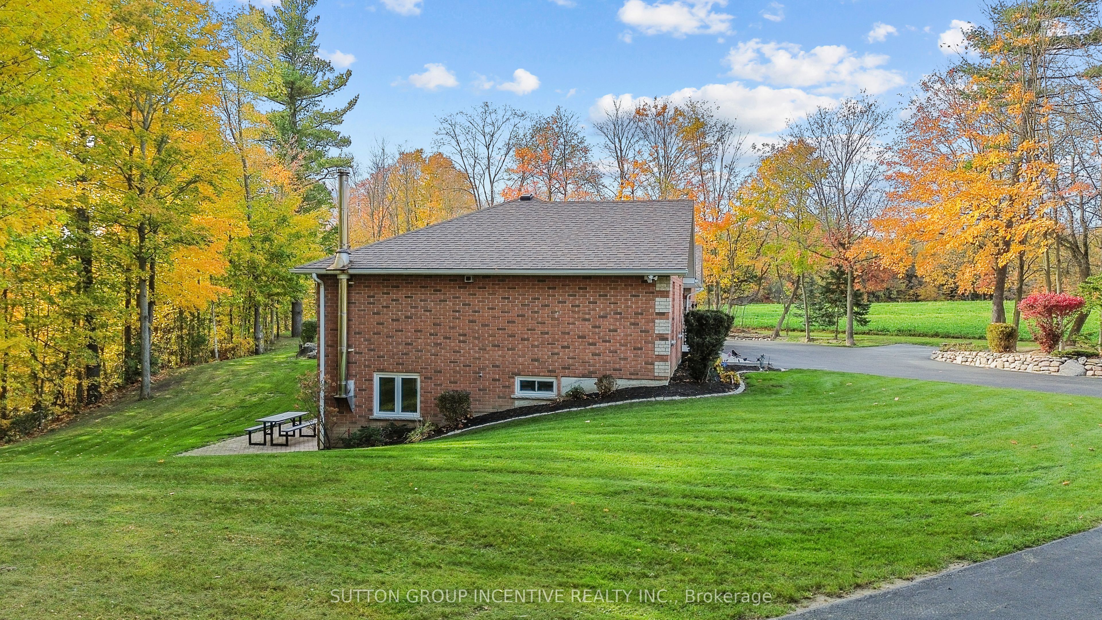 6072 5th Side Road