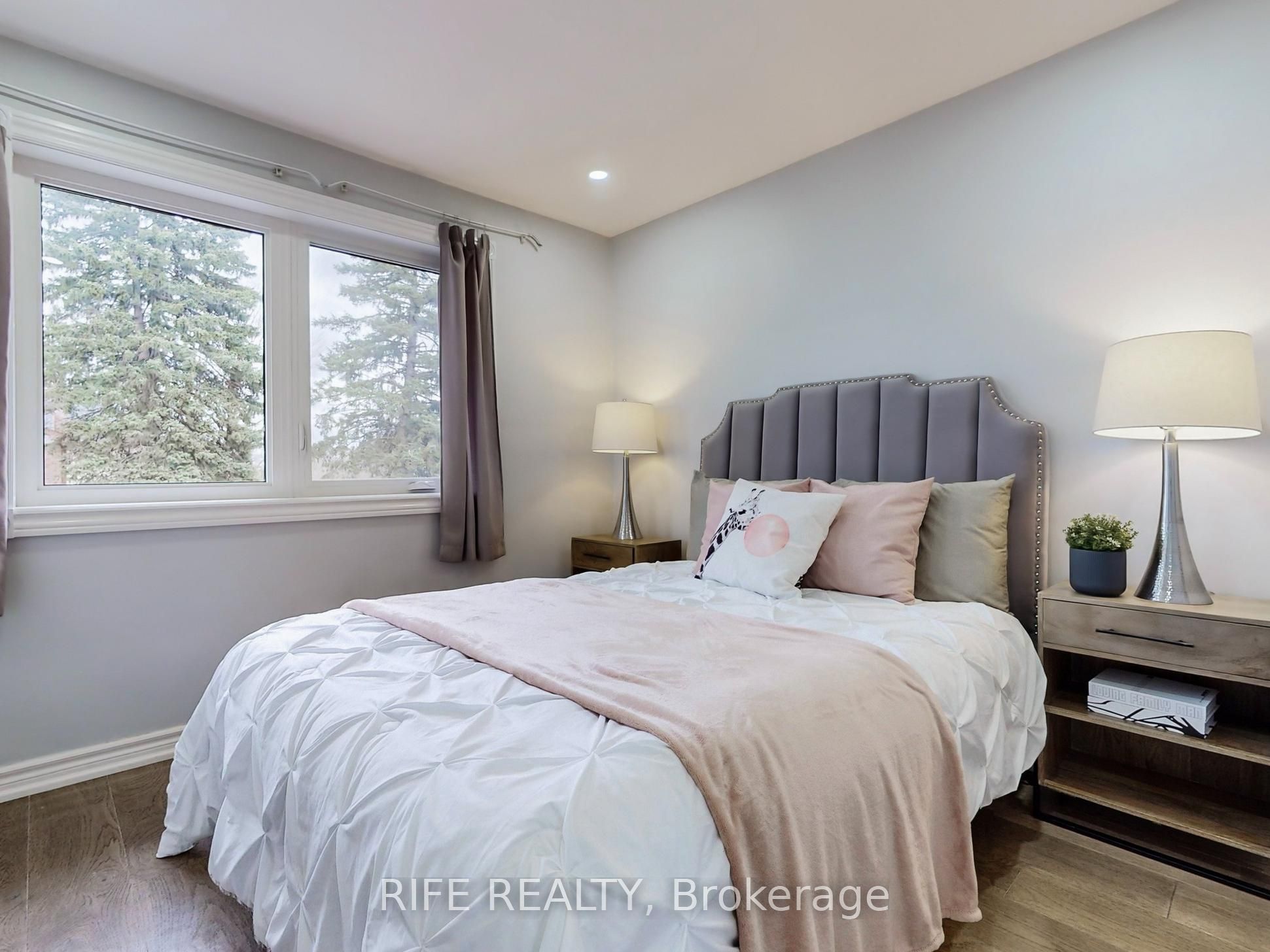 12 Sherwood Forest Drive
