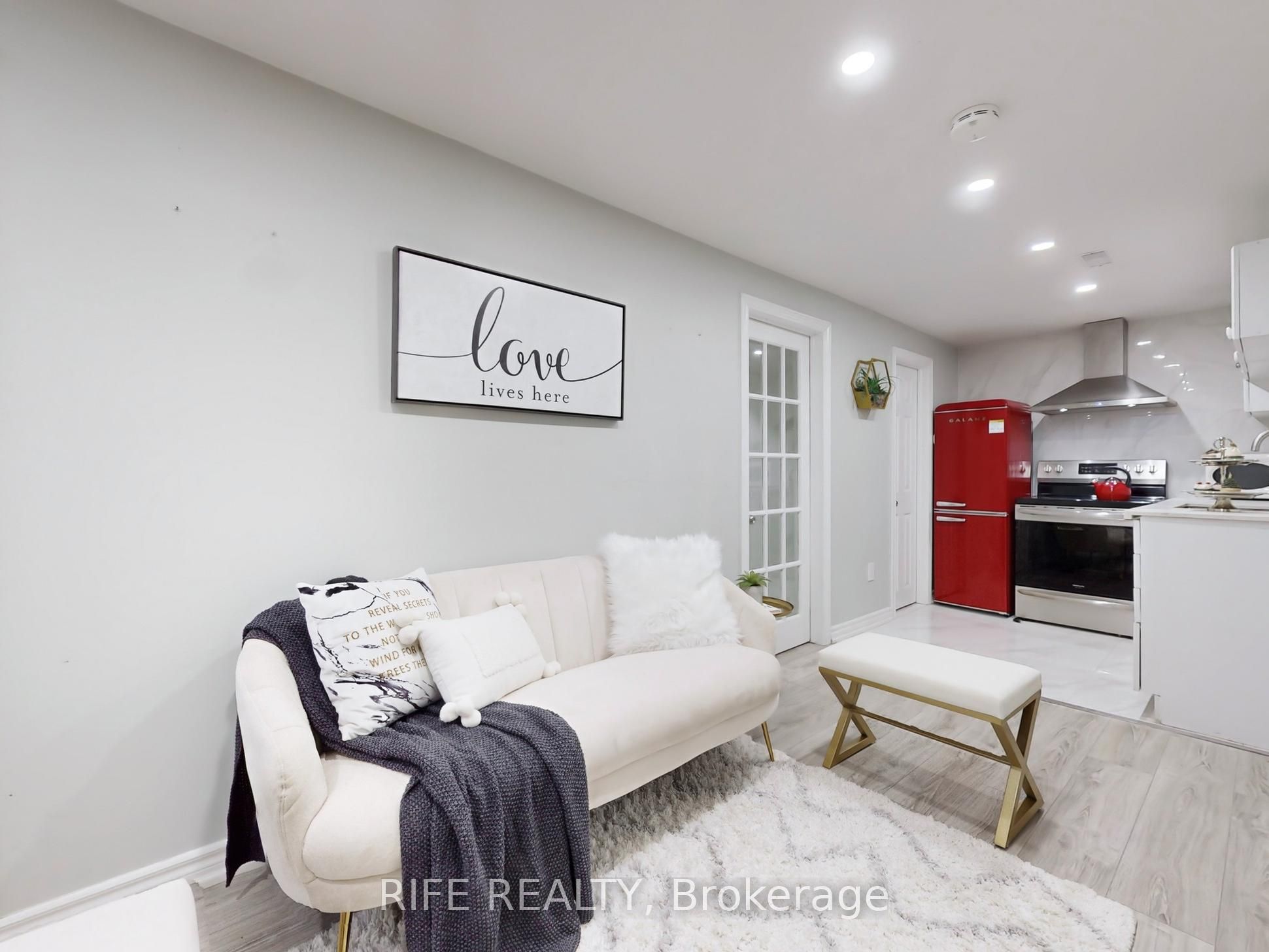 12 Sherwood Forest Drive