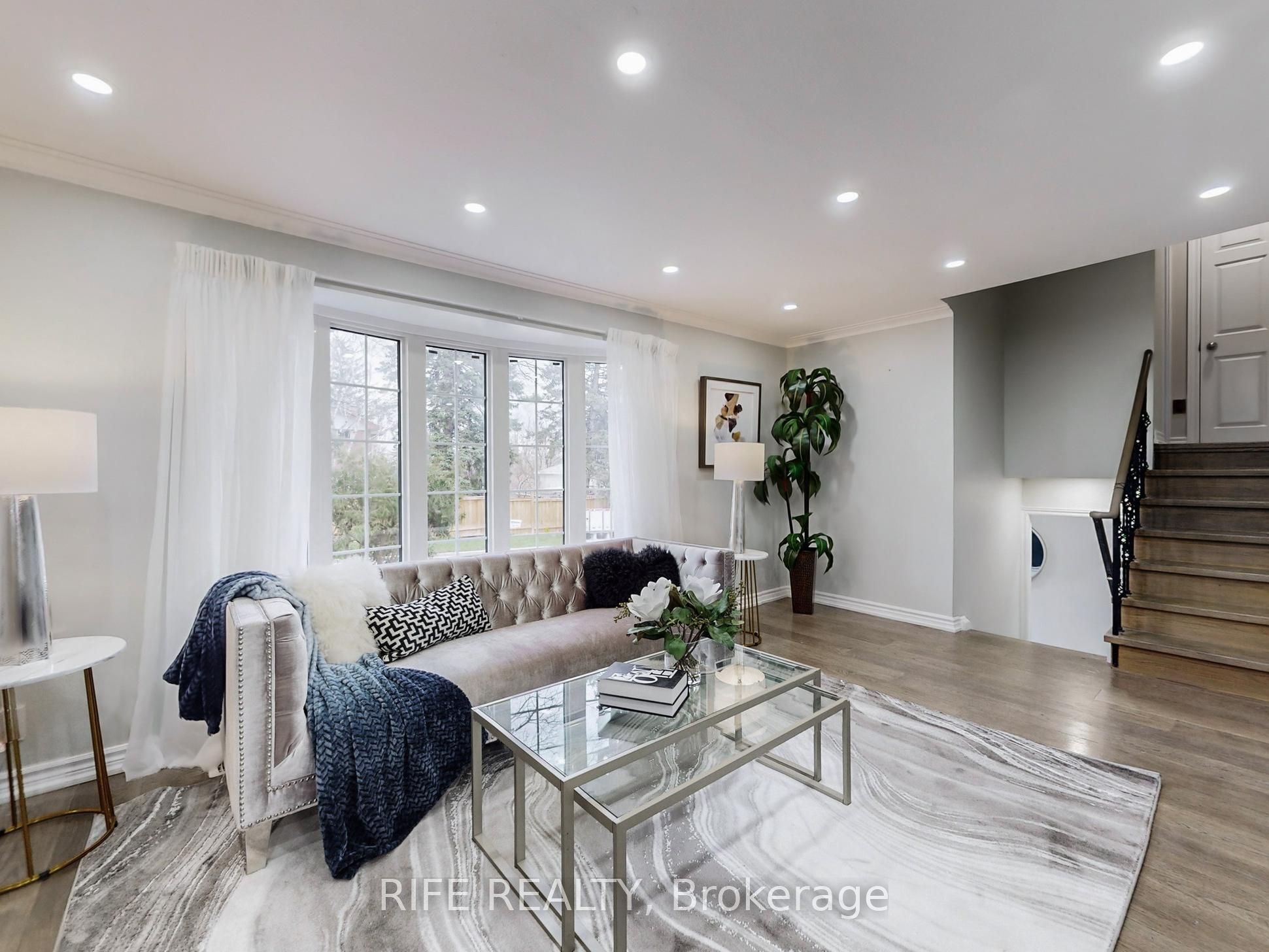 12 Sherwood Forest Drive