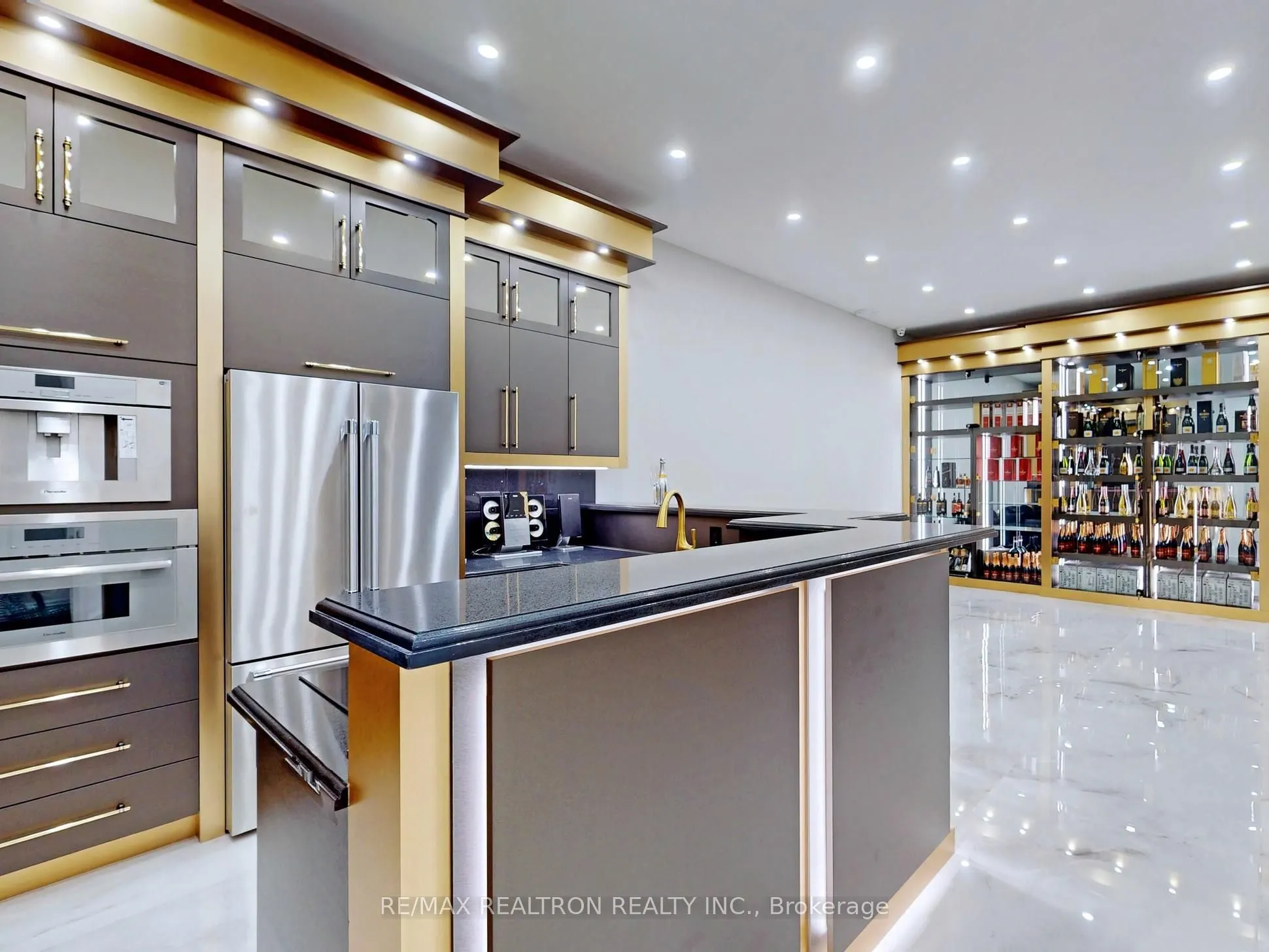 14358 Bathurst Street