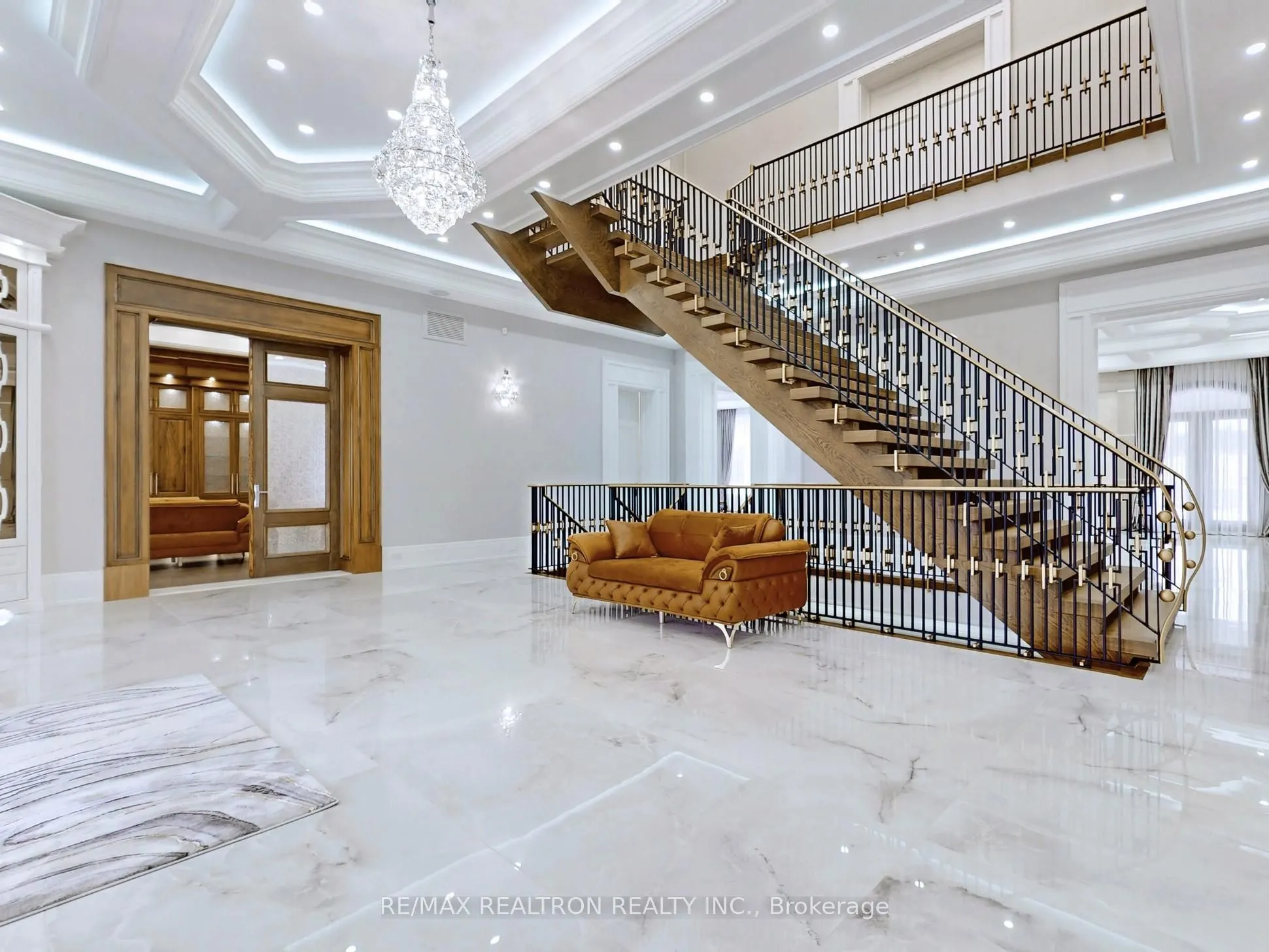 14358 Bathurst Street