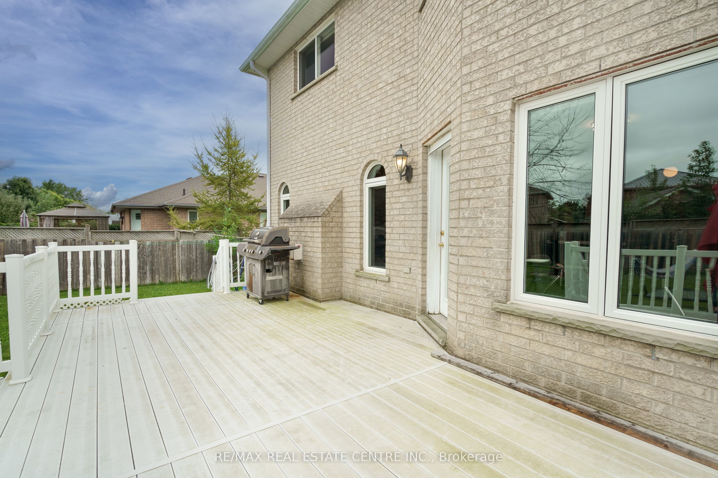 850 Leslie Drive