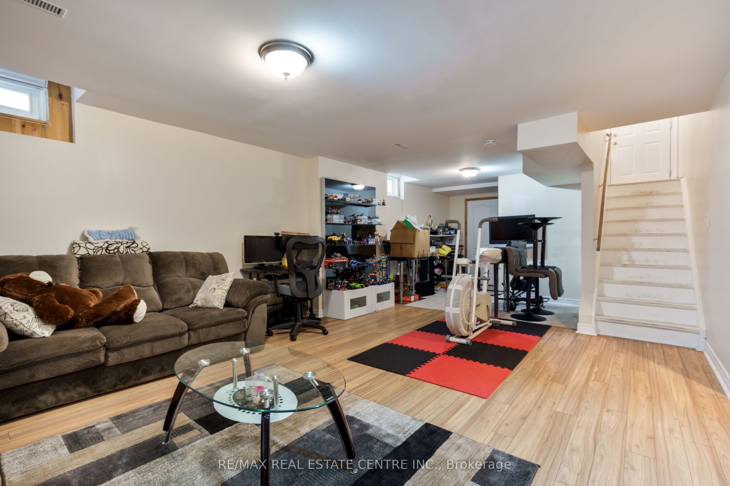 850 Leslie Drive