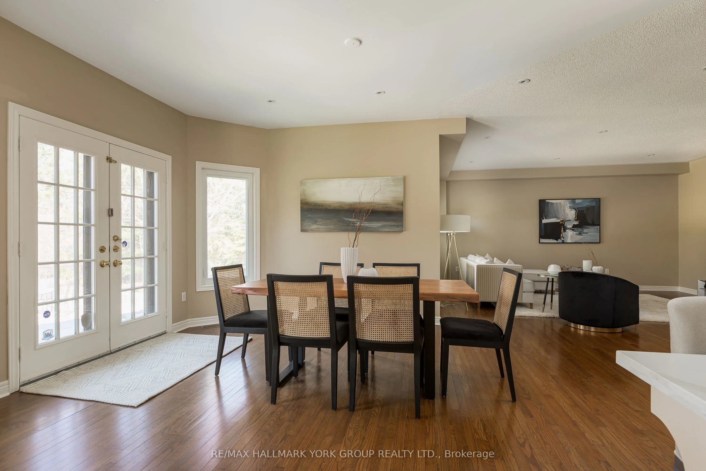52 Forester Crescent