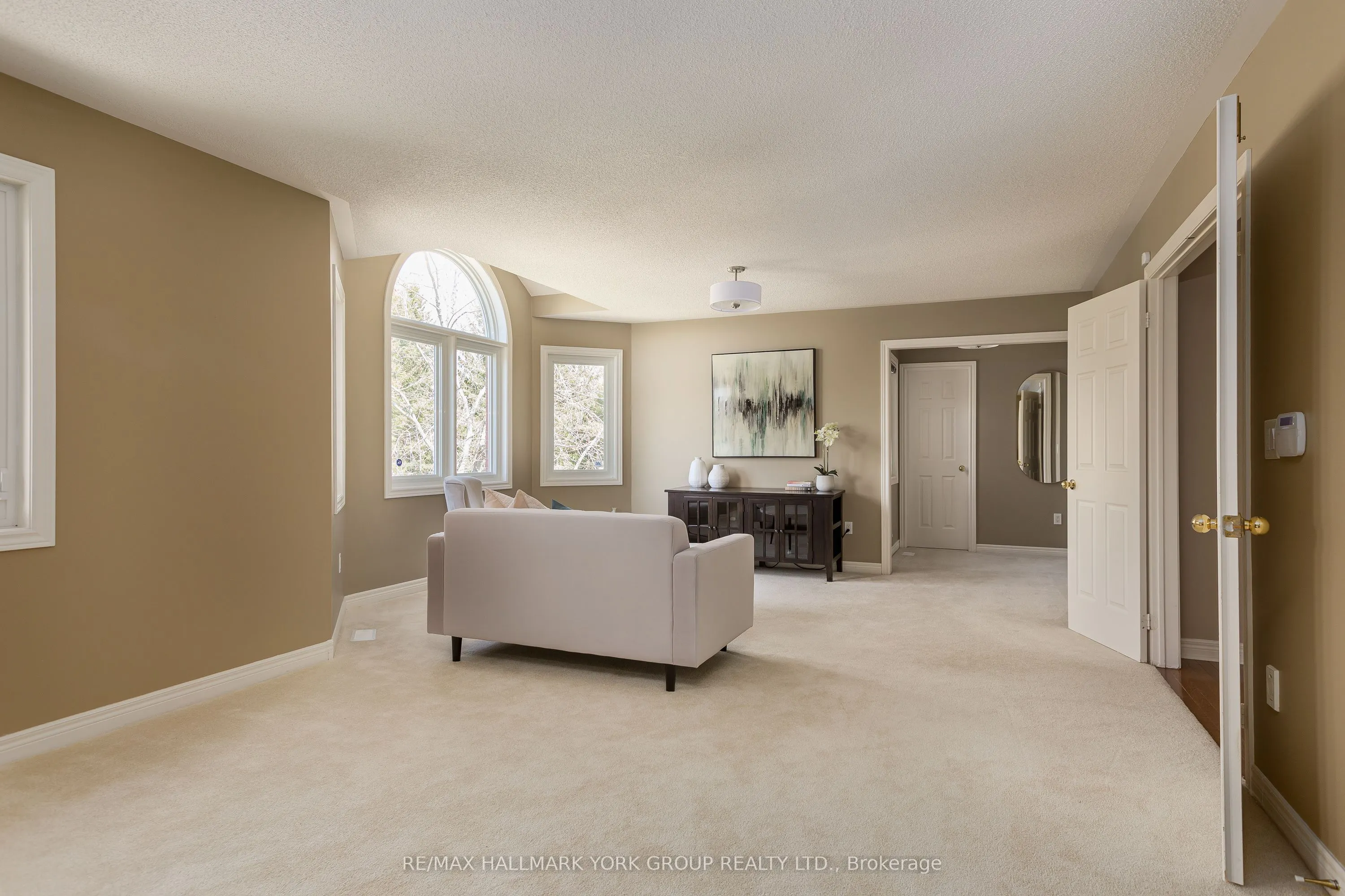 52 Forester Crescent