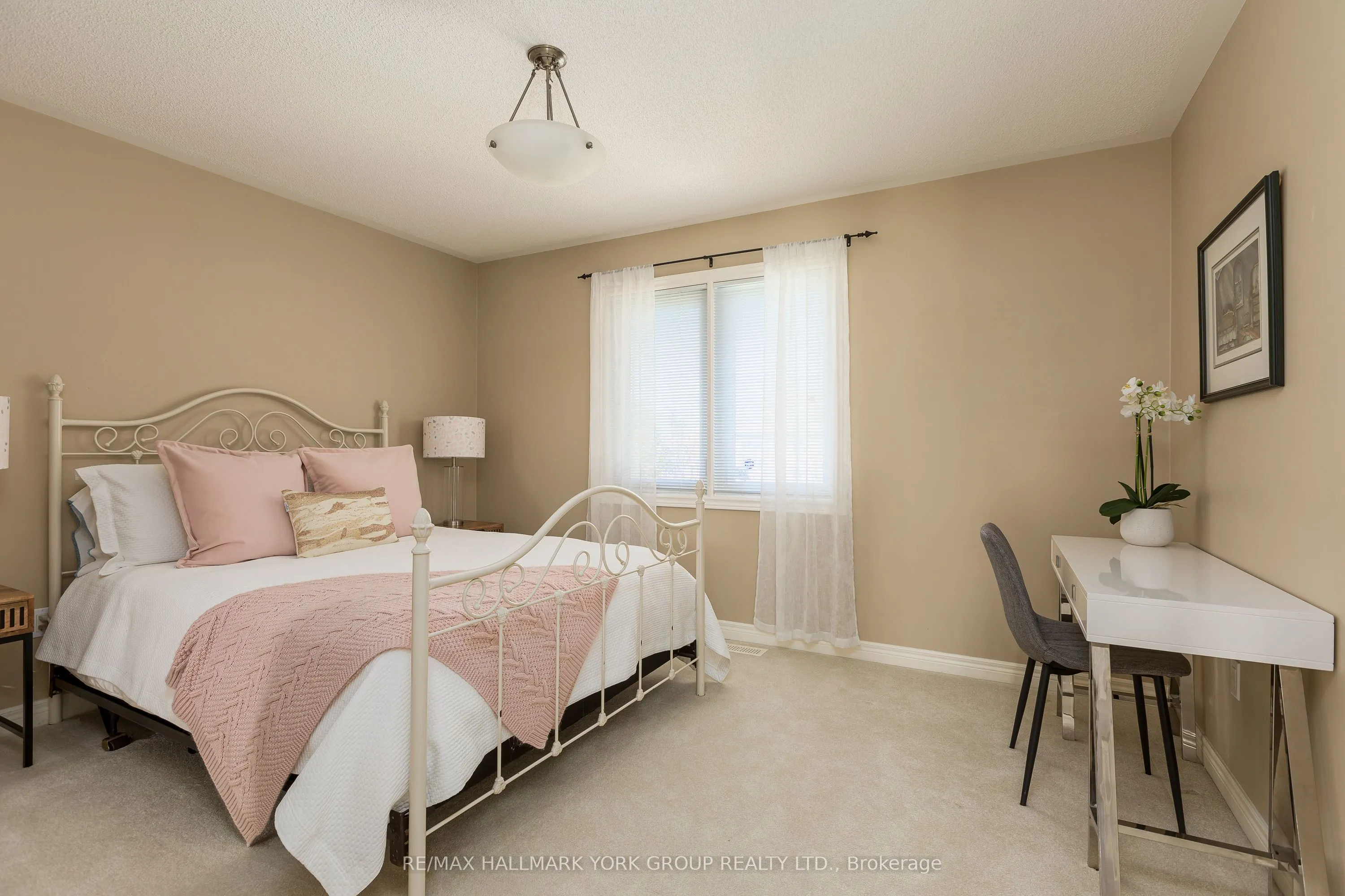52 Forester Crescent