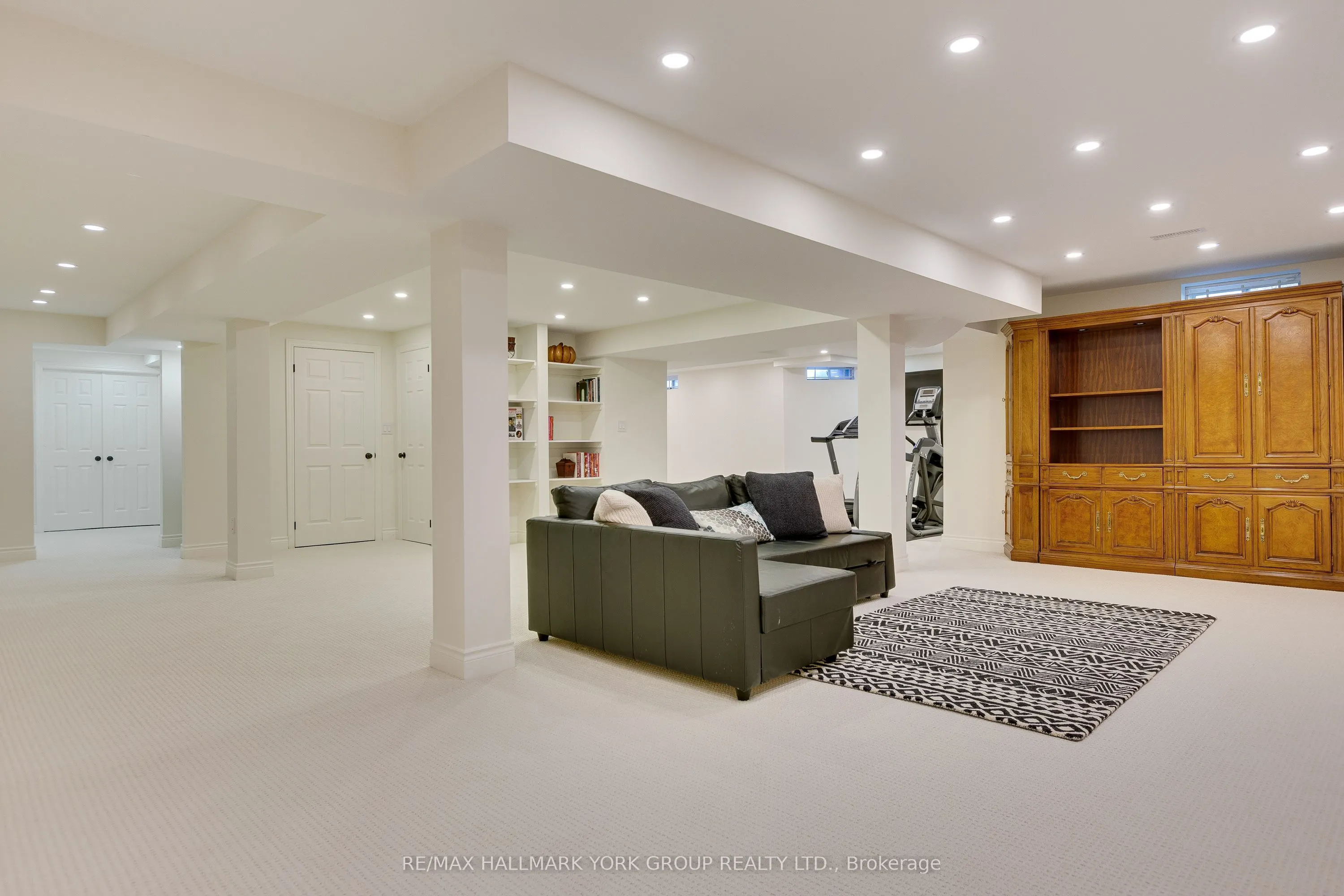 52 Forester Crescent