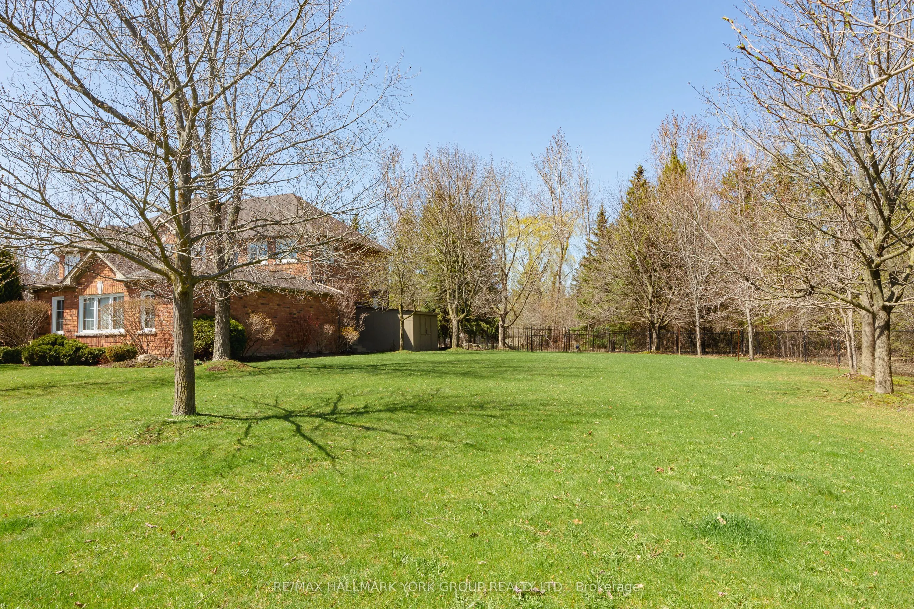 52 Forester Crescent