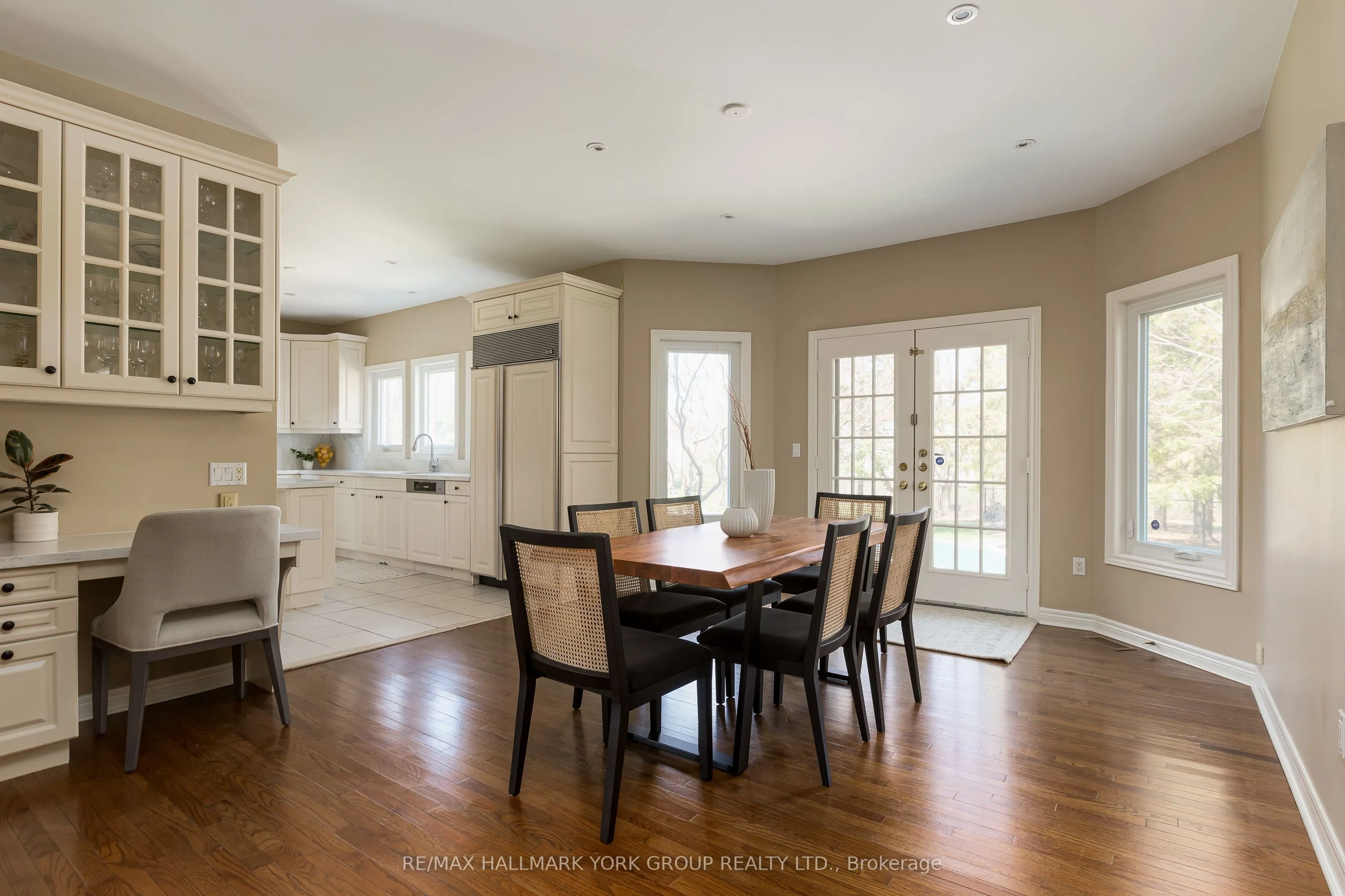 52 Forester Crescent