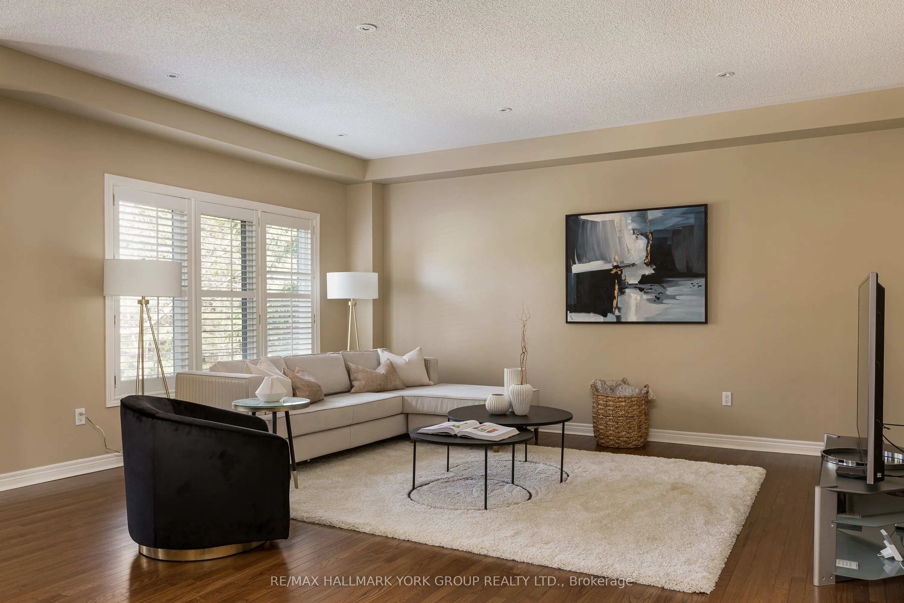 52 Forester Crescent