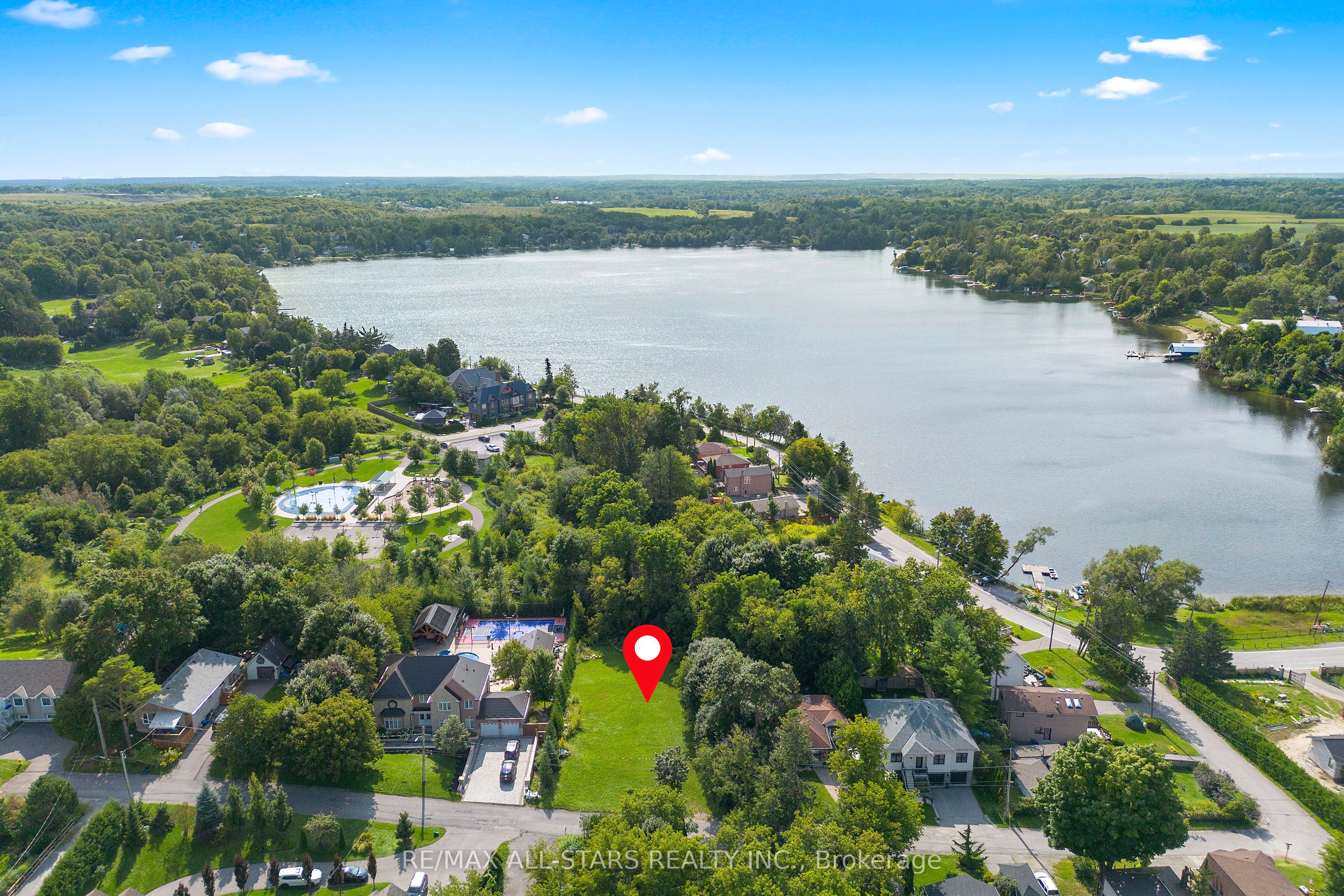 12 Churchill Drive S