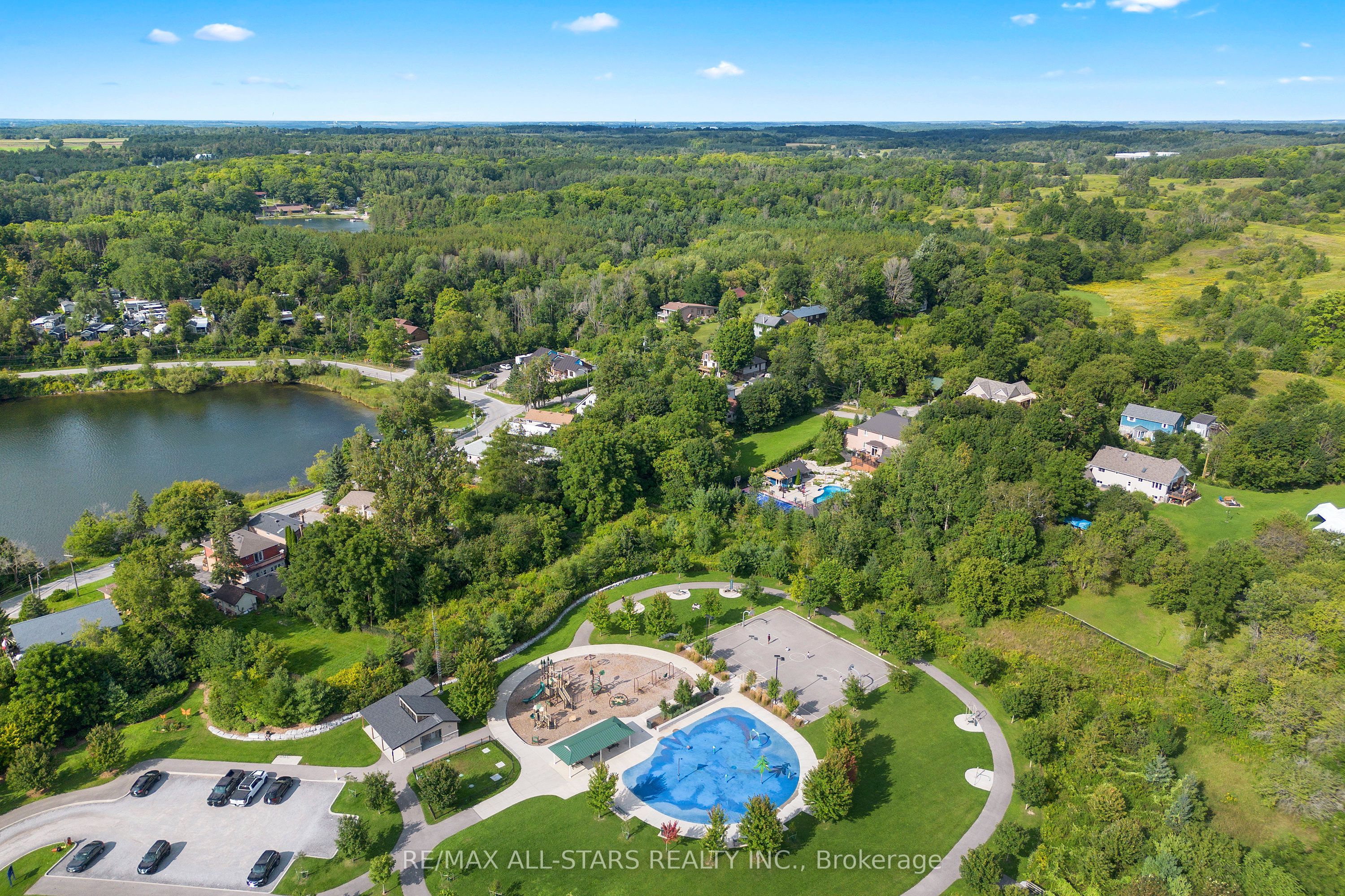 12 Churchill Drive S