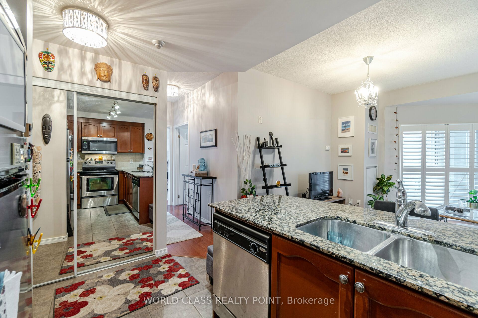 8 Maison Parc Court, #204