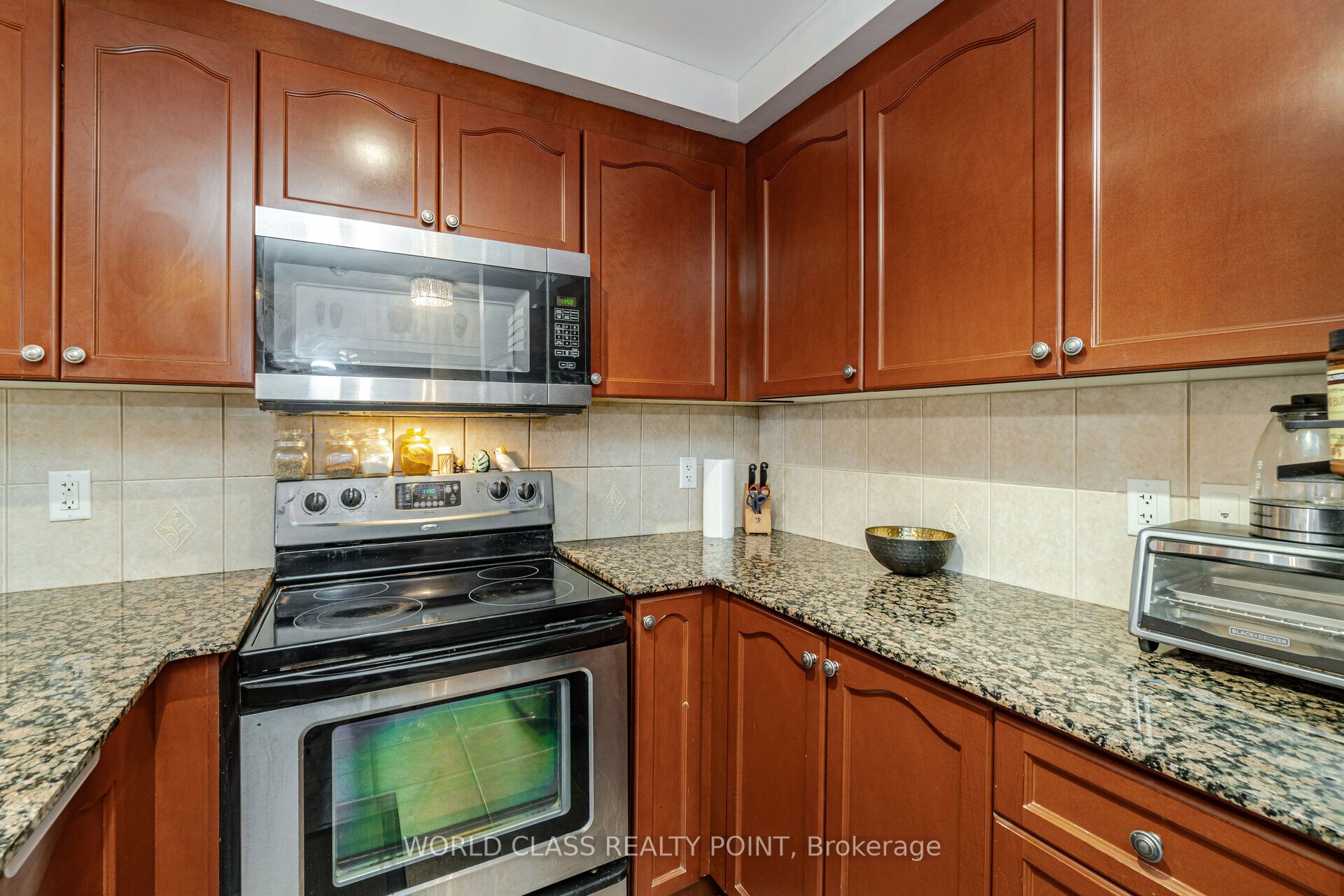 8 Maison Parc Court, #204