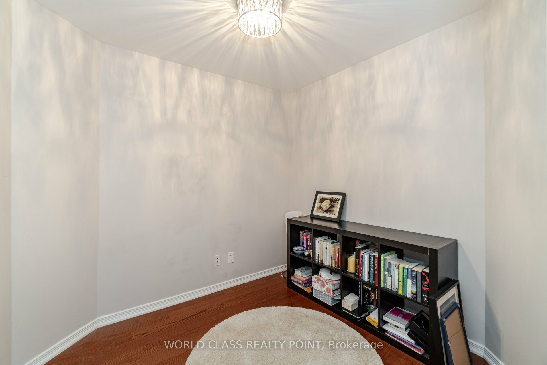 8 Maison Parc Court, #204