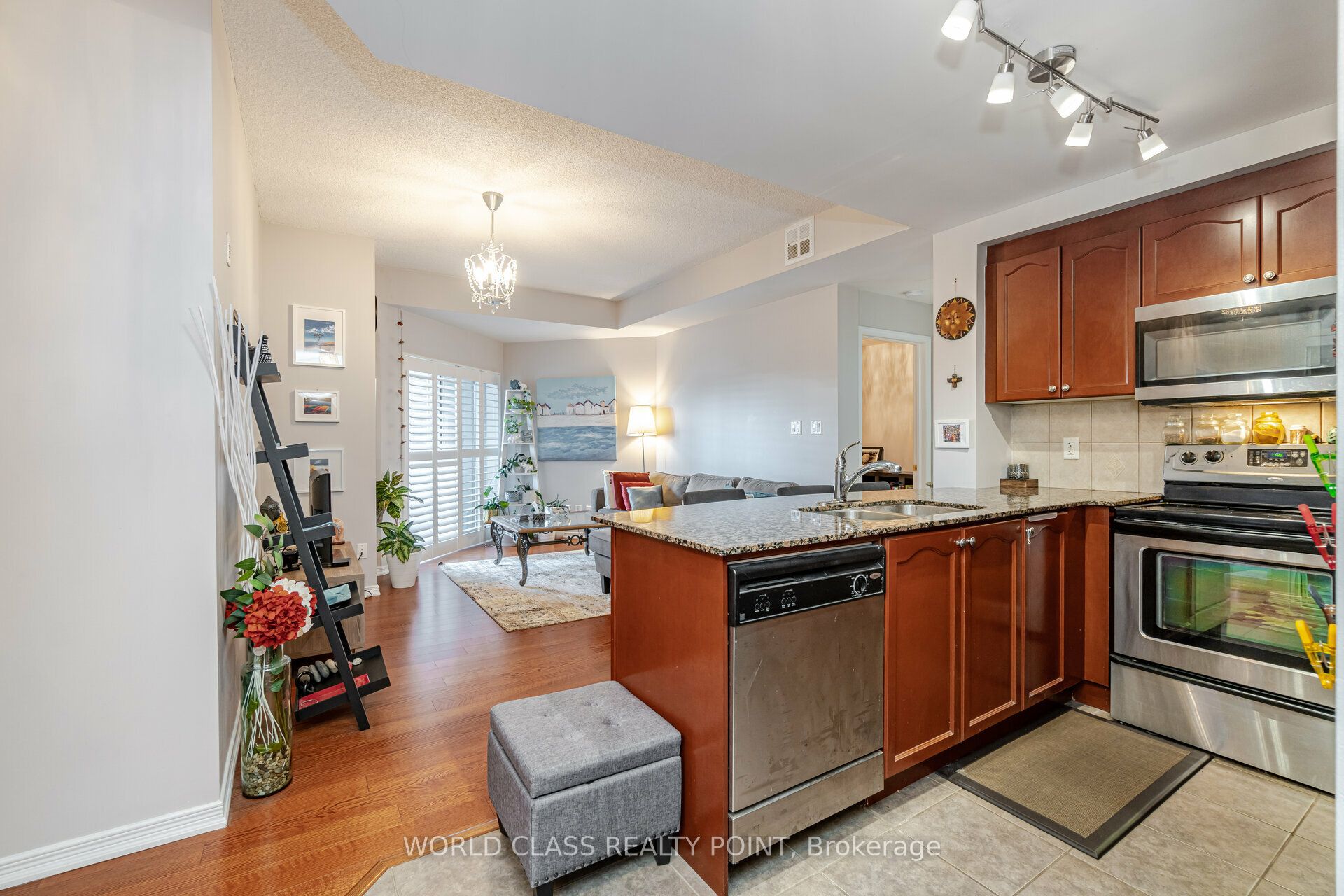 8 Maison Parc Court, #204