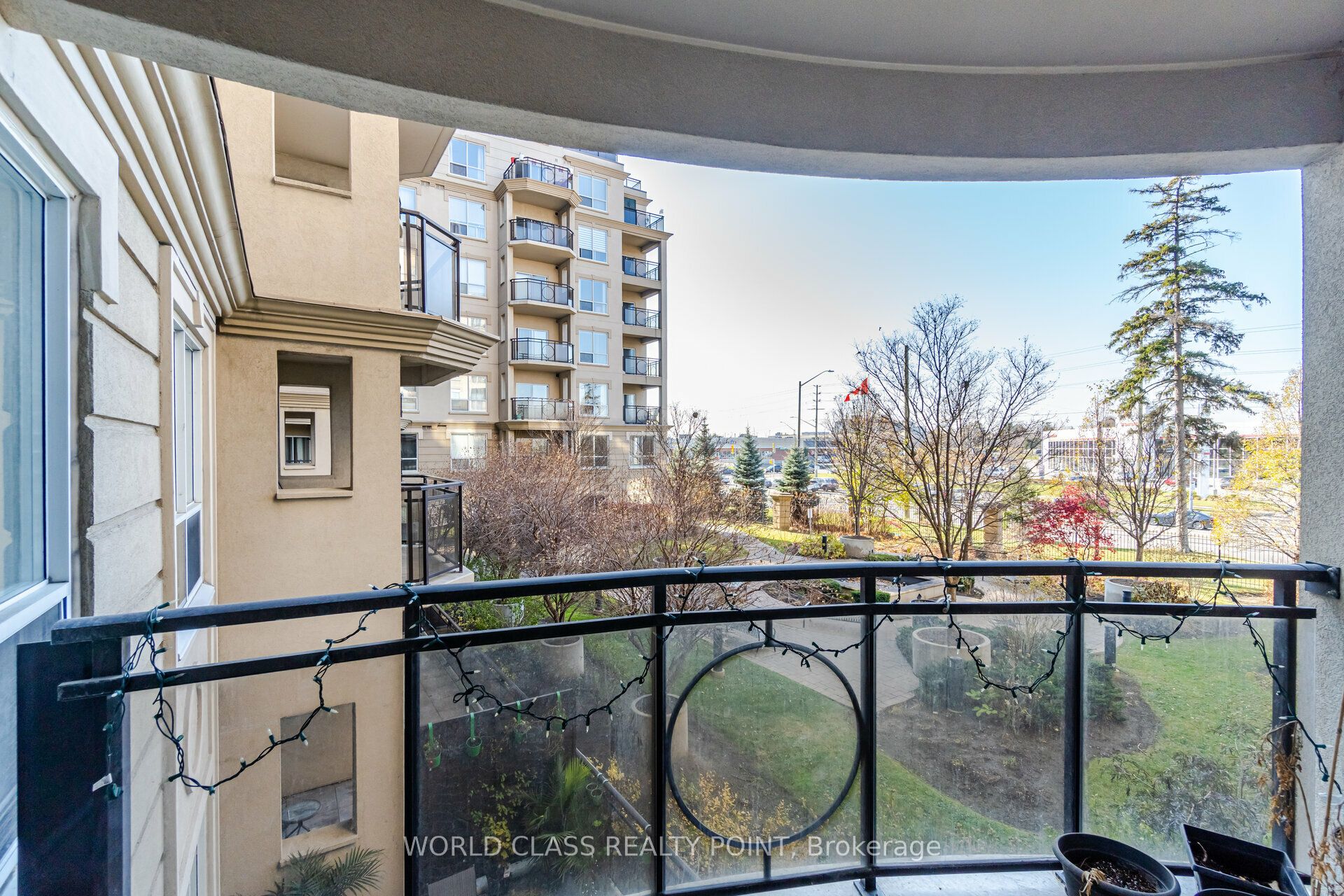 8 Maison Parc Court, #204