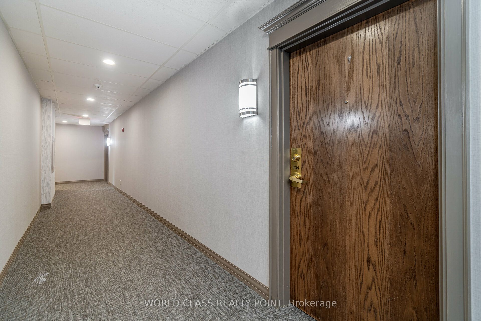 8 Maison Parc Court, #204