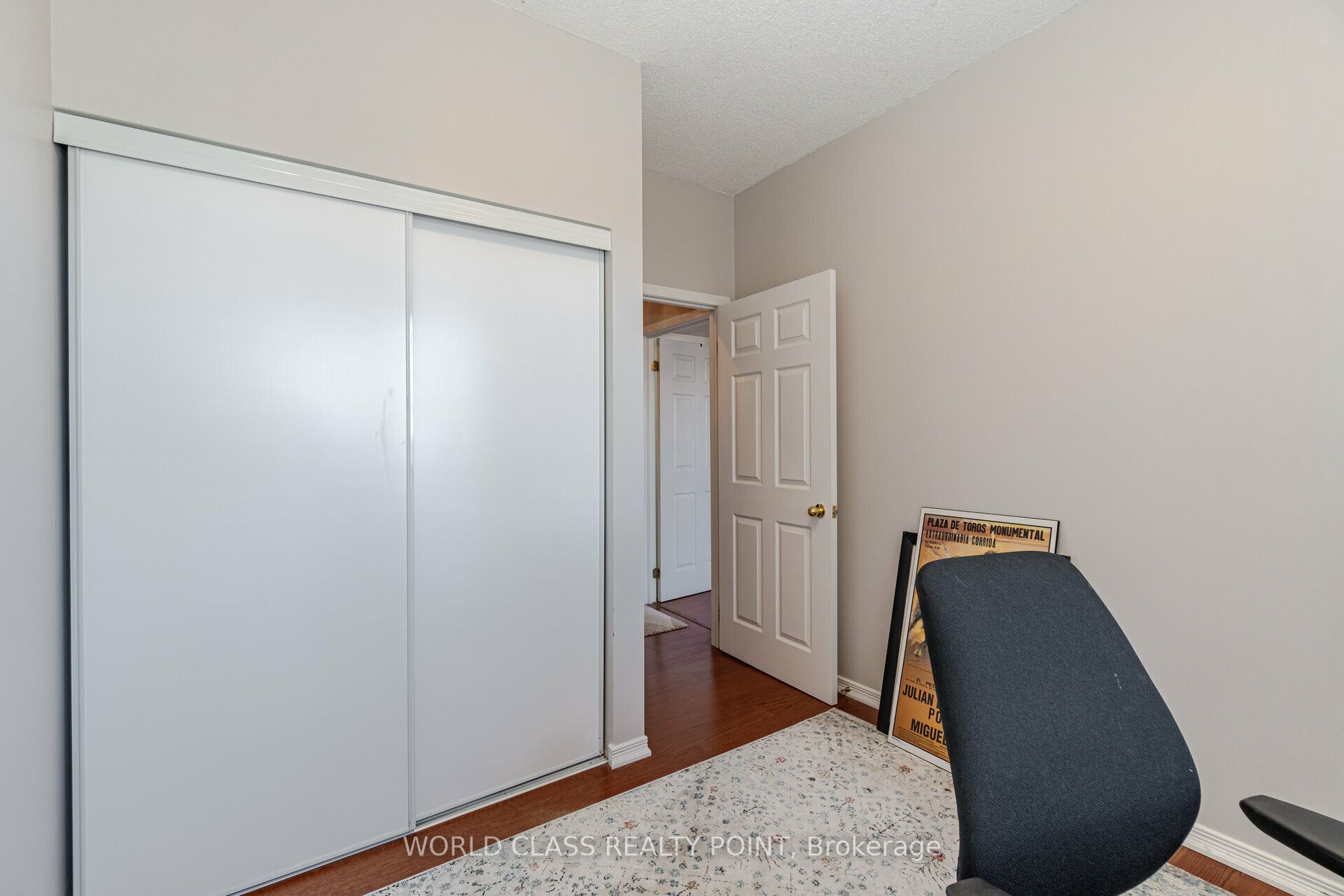8 Maison Parc Court, #204