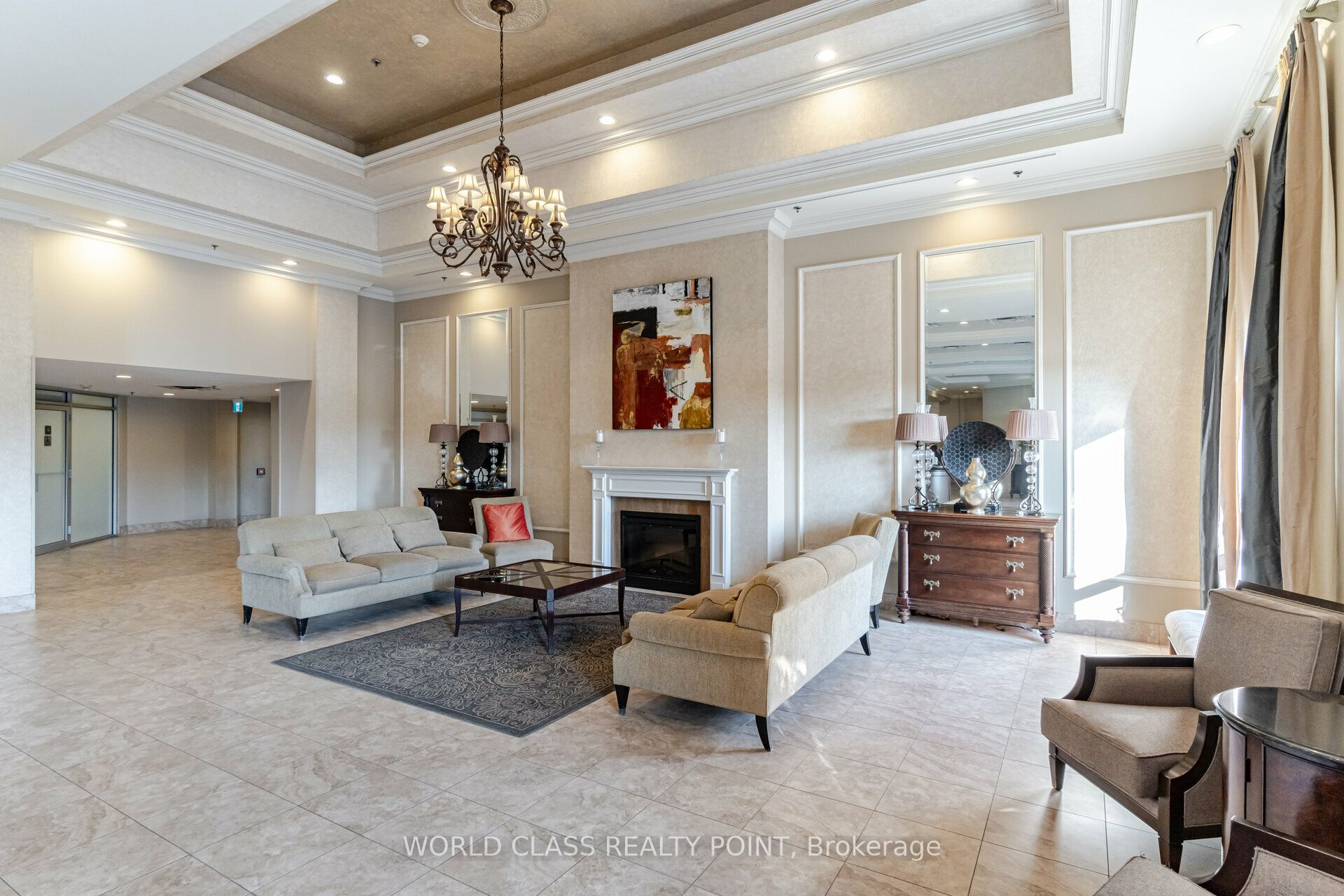8 Maison Parc Court, #204