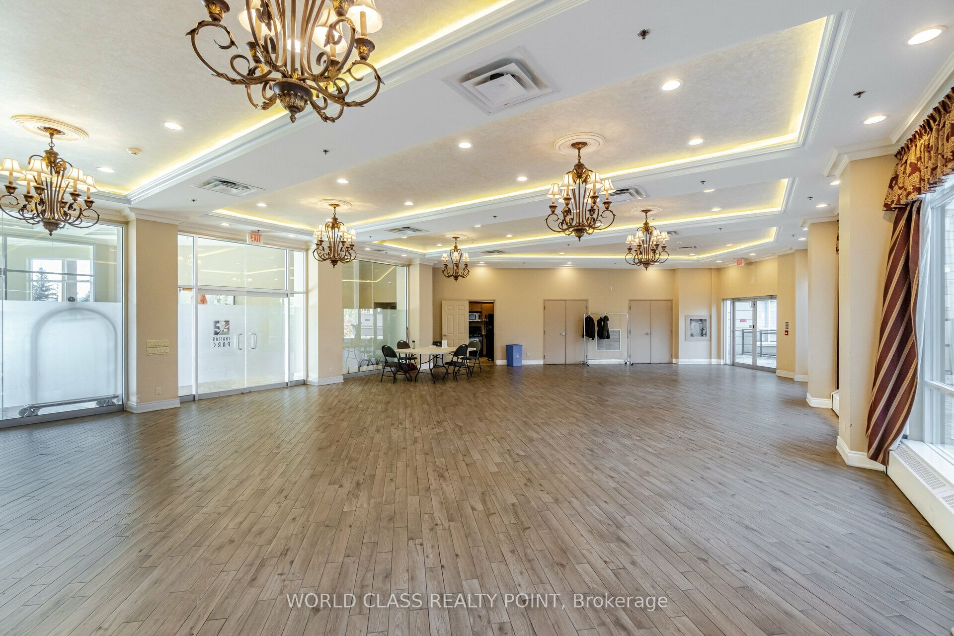 8 Maison Parc Court, #204