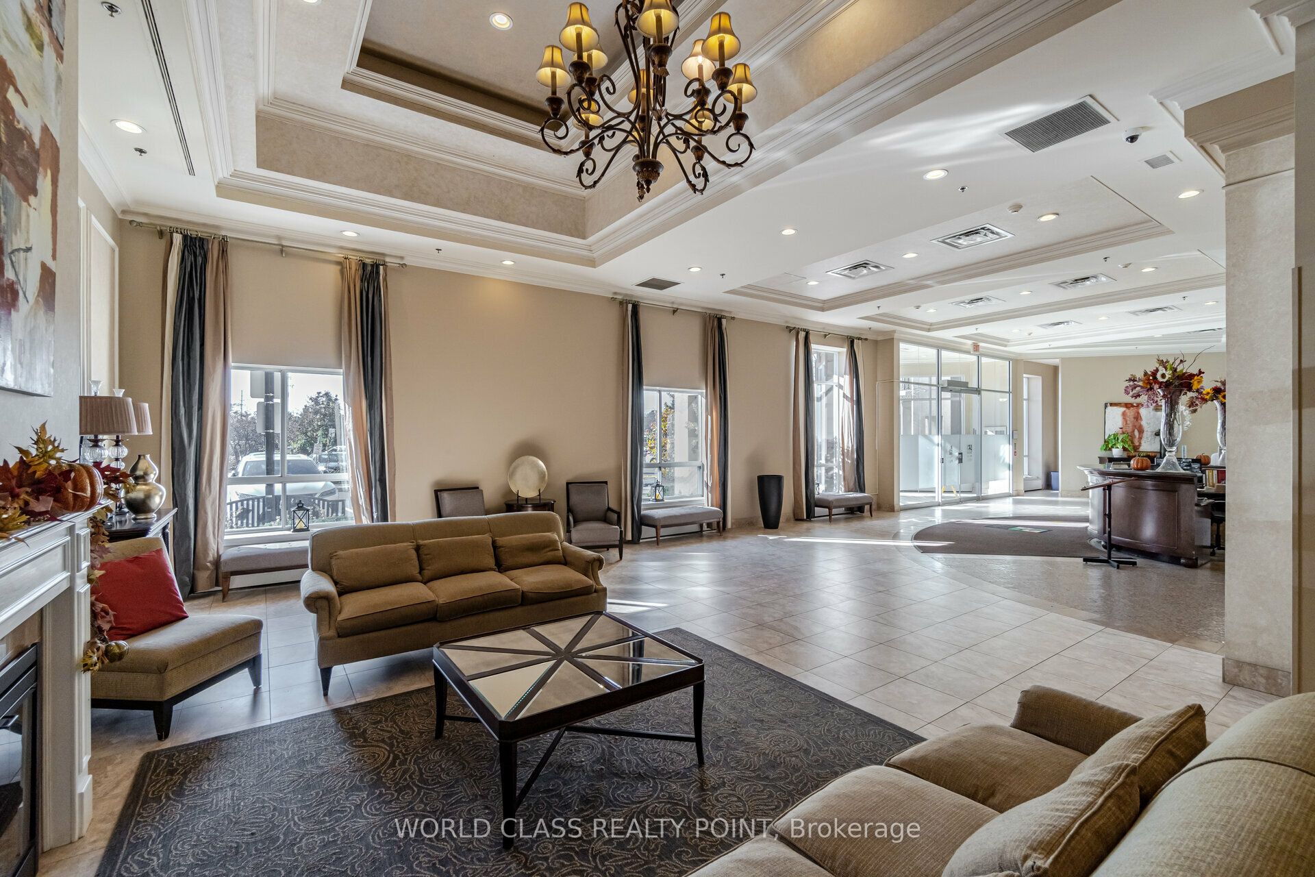 8 Maison Parc Court, #204