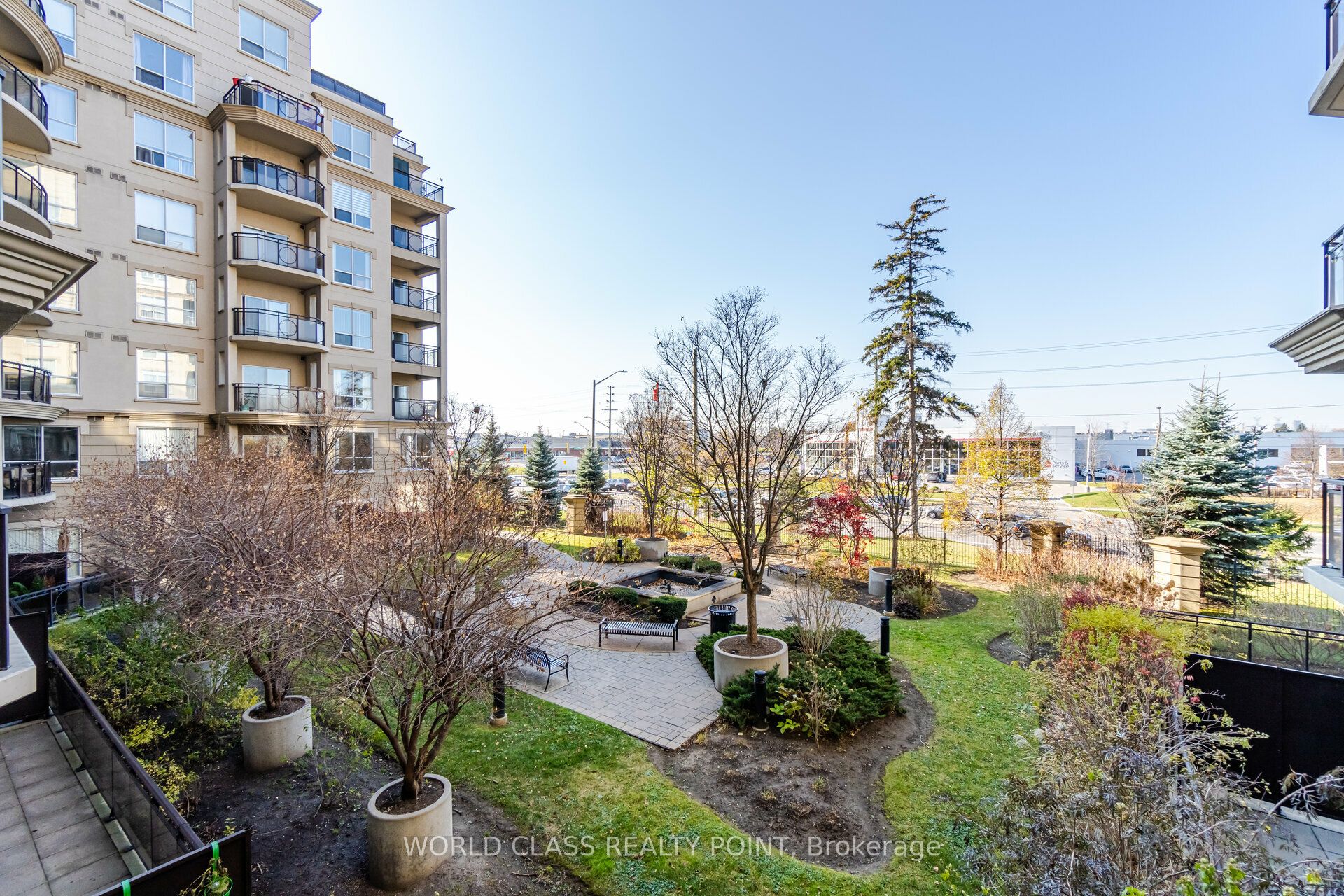 8 Maison Parc Court, #204