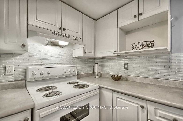 160 Wellington Street E #304