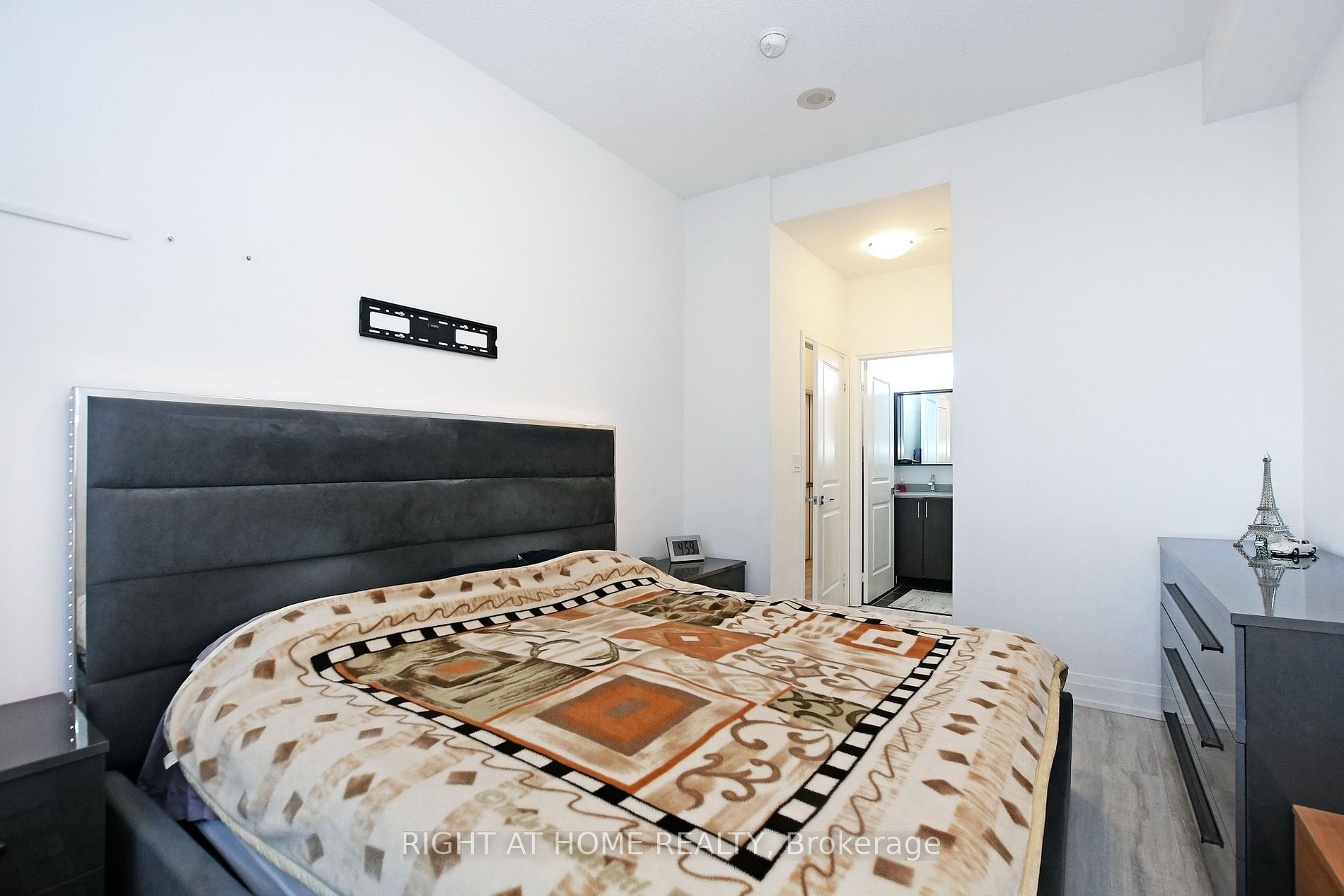 3600 Hwy 7 Road, #720