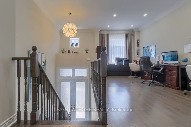 12 Laskin Drive