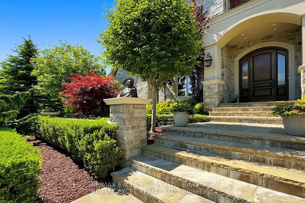 2 Beau Court