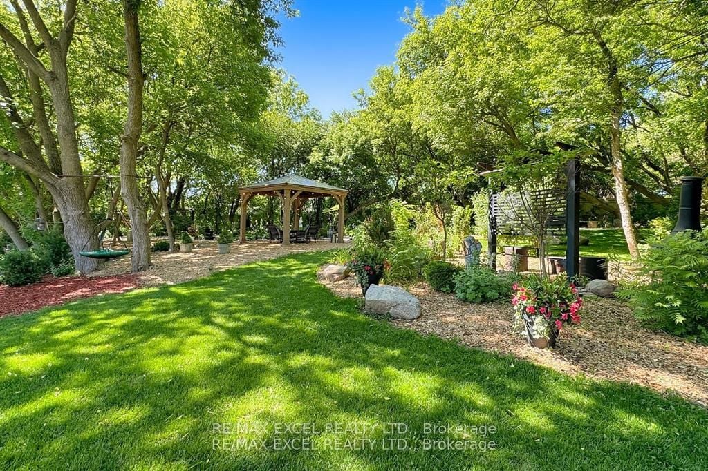 2 Beau Court