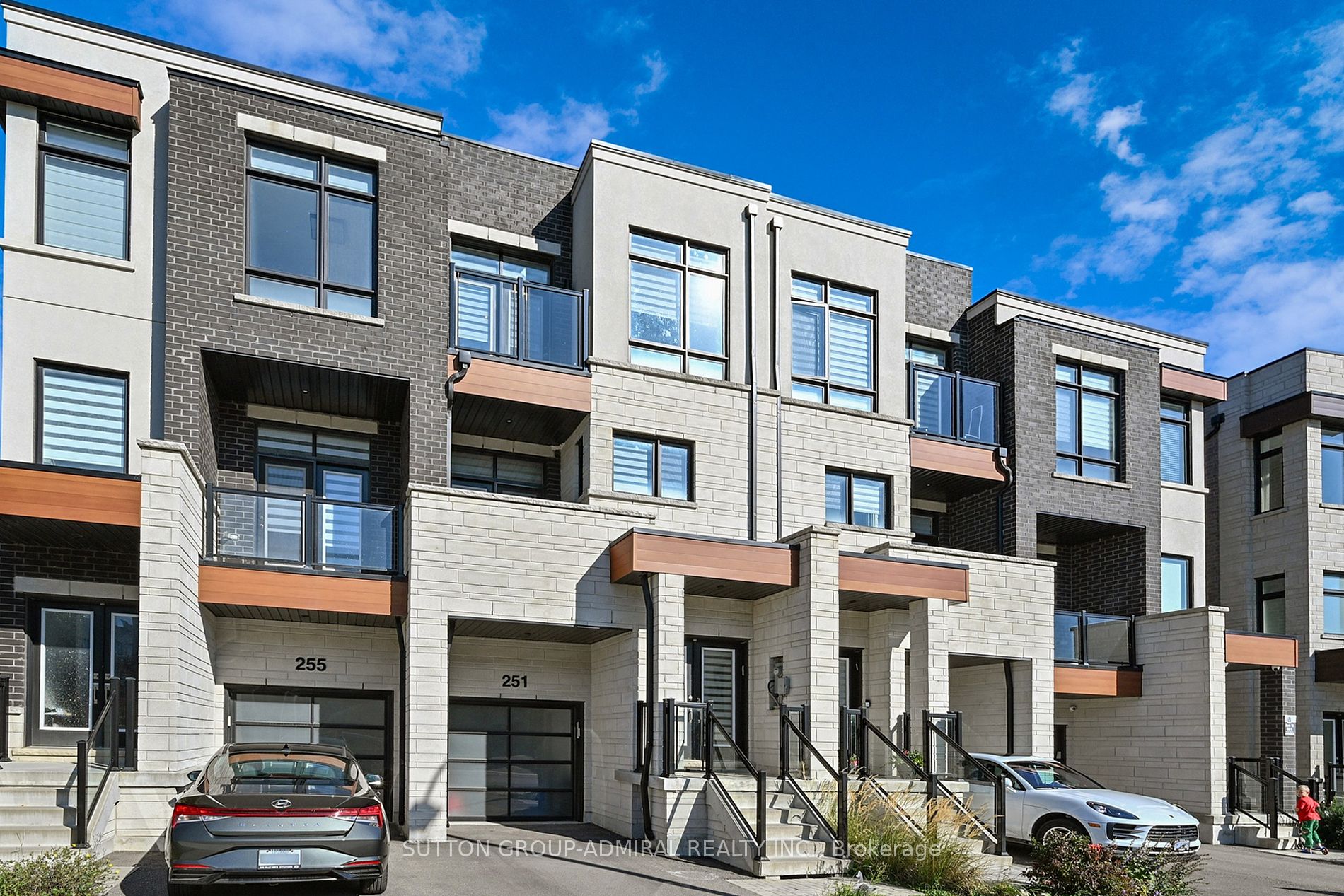 251 Thomas Cook Avenue