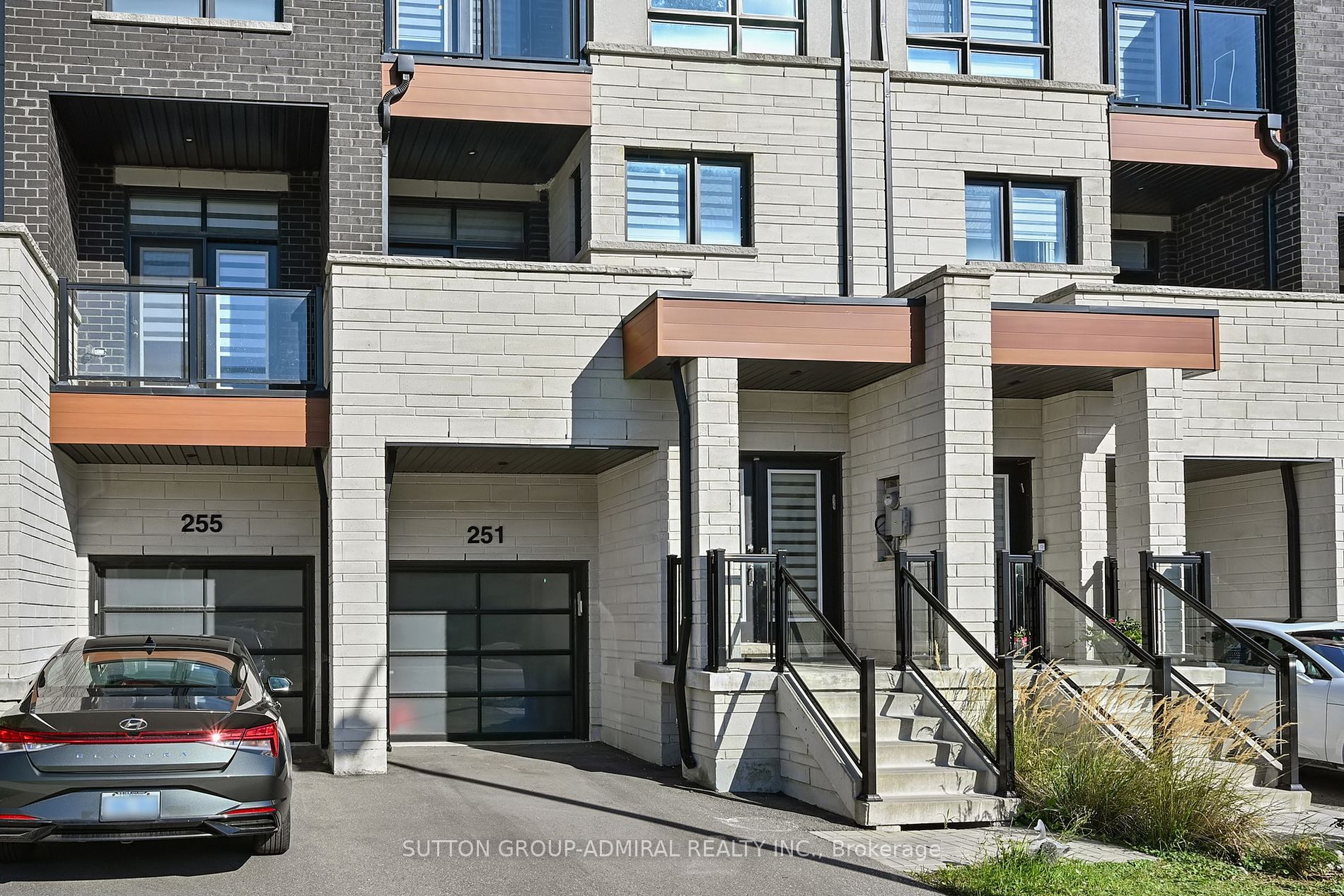 251 Thomas Cook Avenue