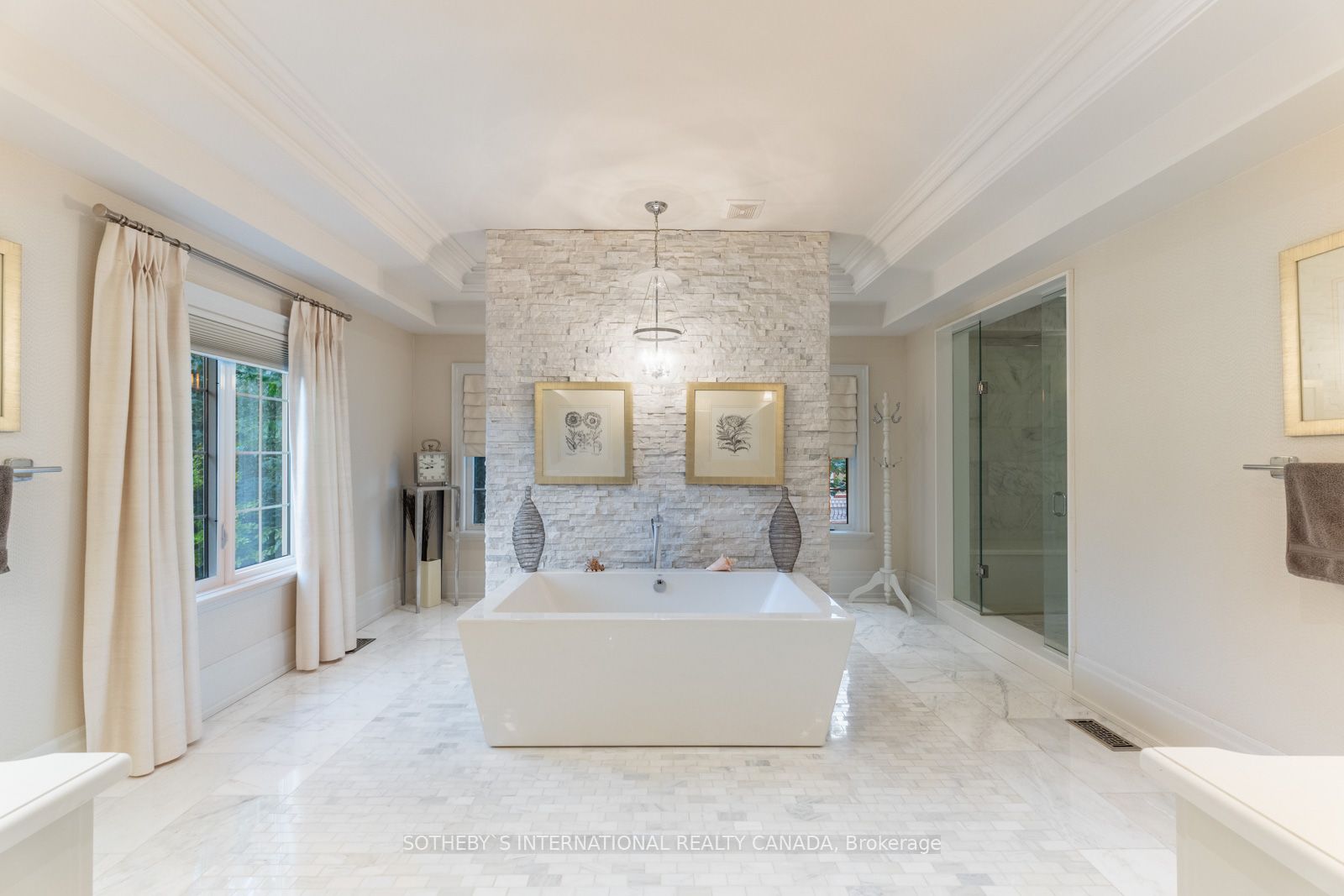 8 Thornhill Avenue