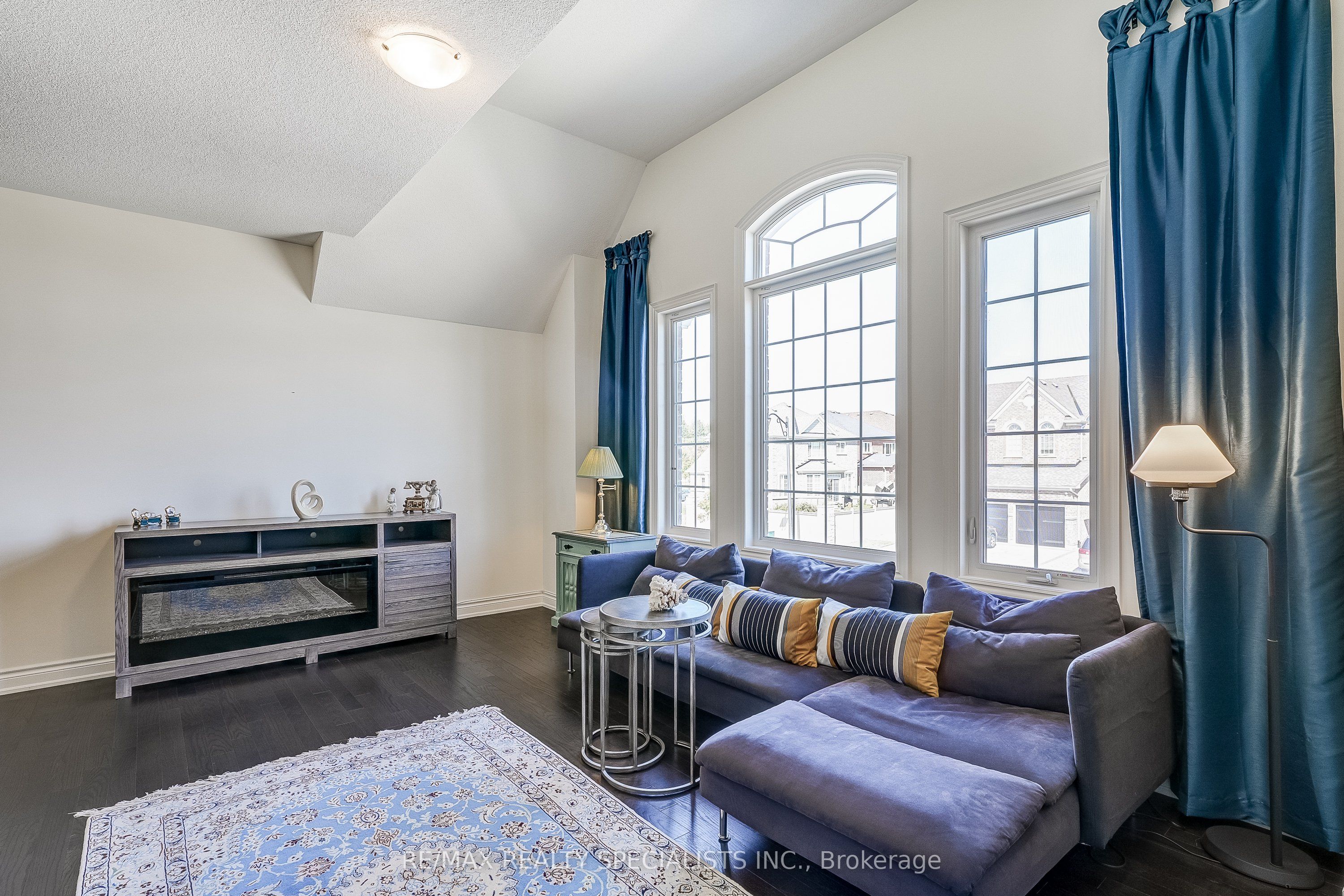 281 Blue Dasher Boulevard