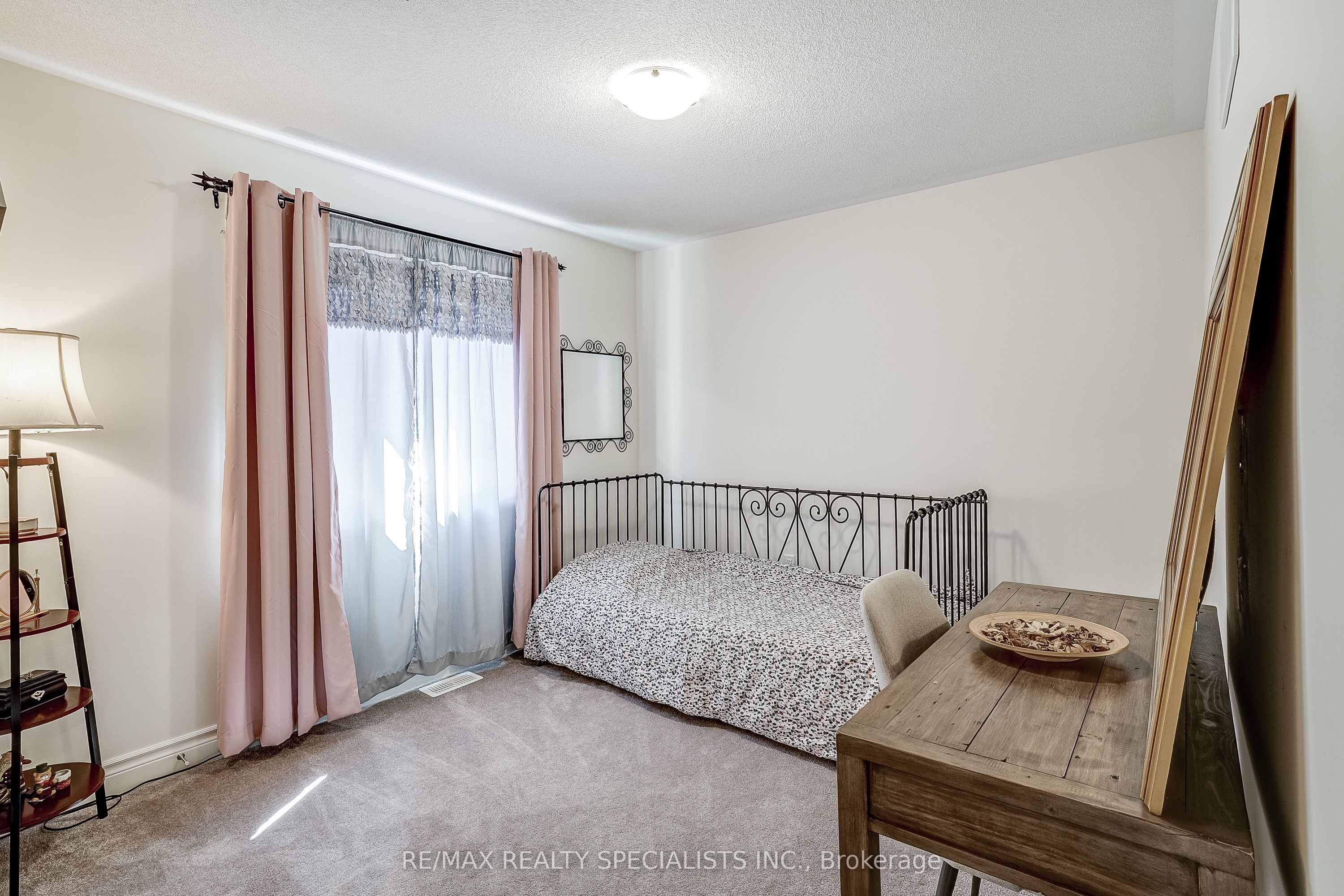 281 Blue Dasher Boulevard