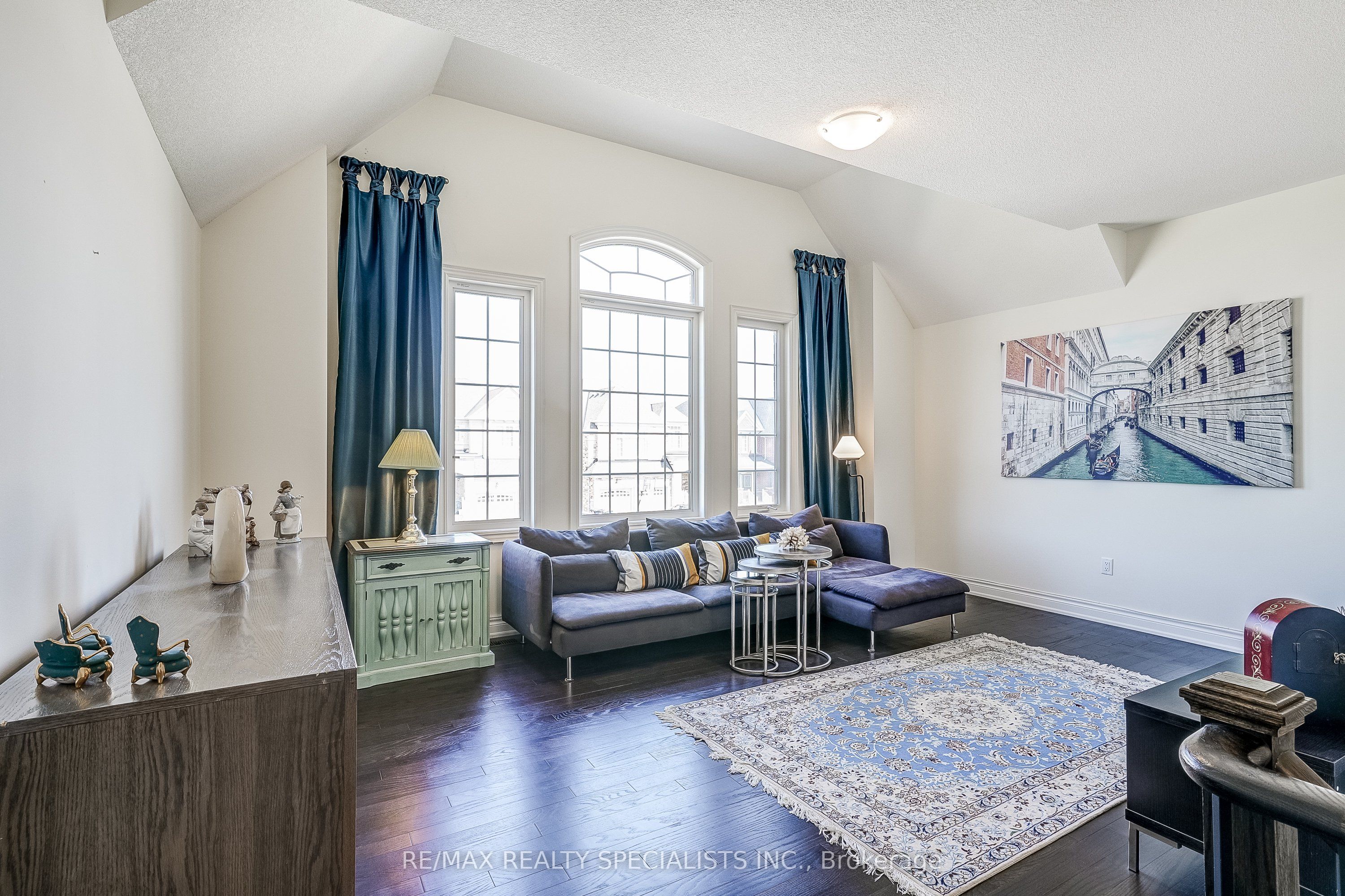 281 Blue Dasher Boulevard
