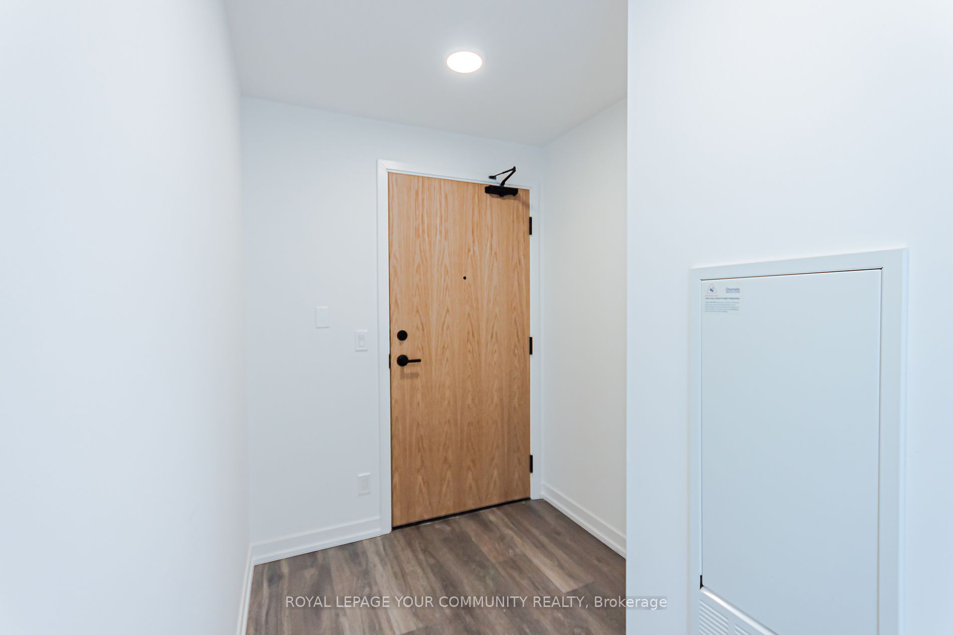 8 Beverley Glen Boulevard, #C711
