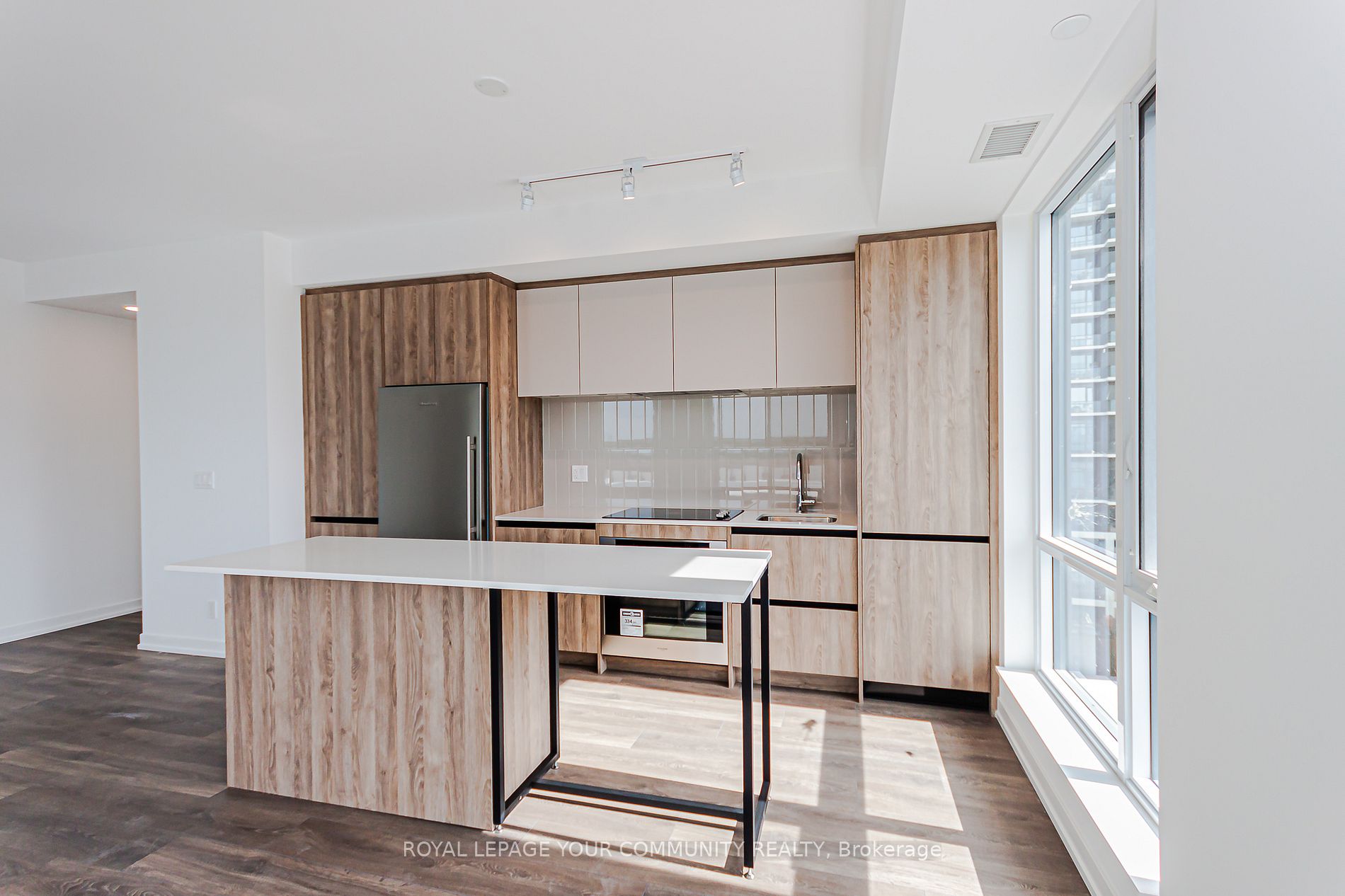 8 Beverley Glen Boulevard, #C711