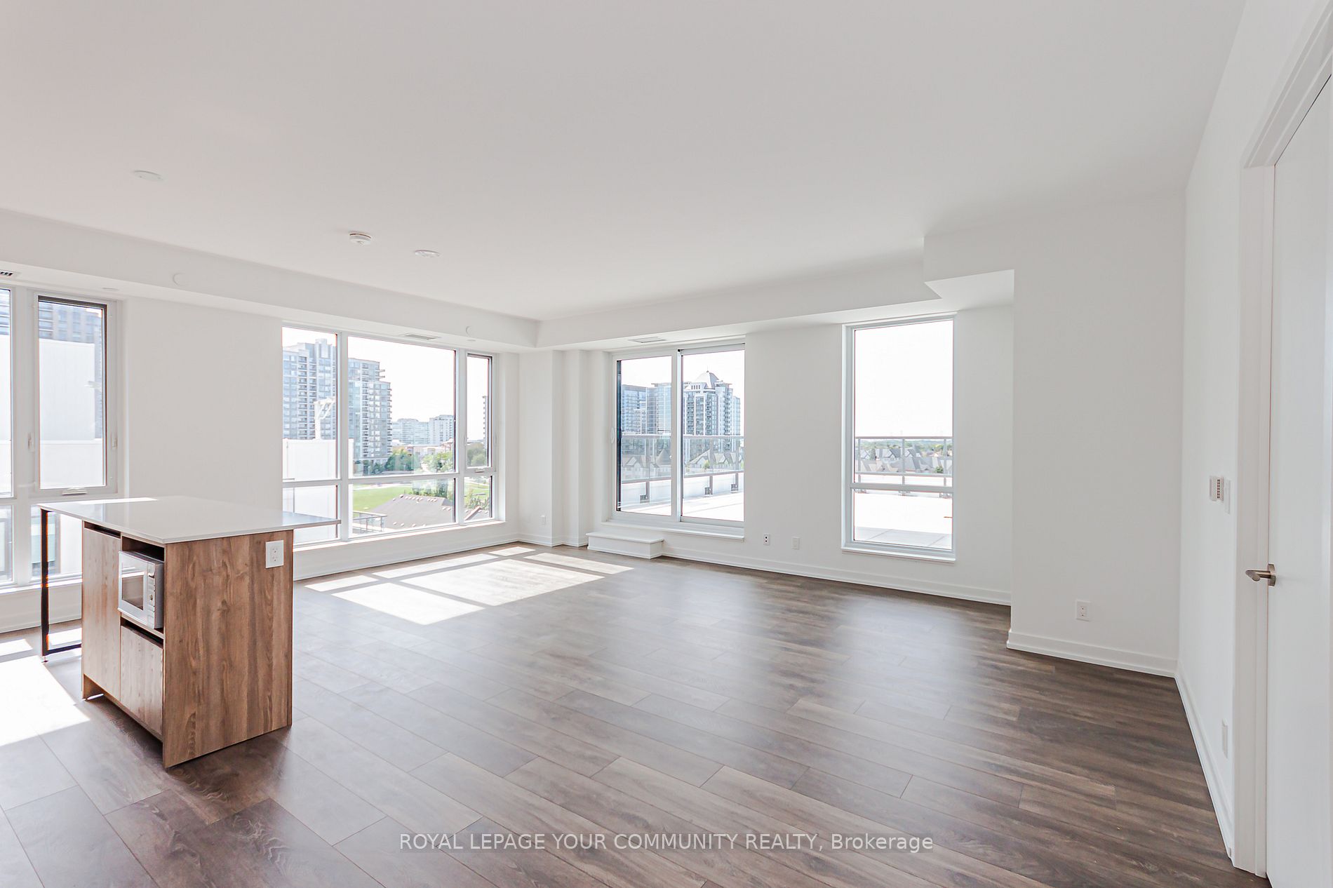8 Beverley Glen Boulevard, #C711