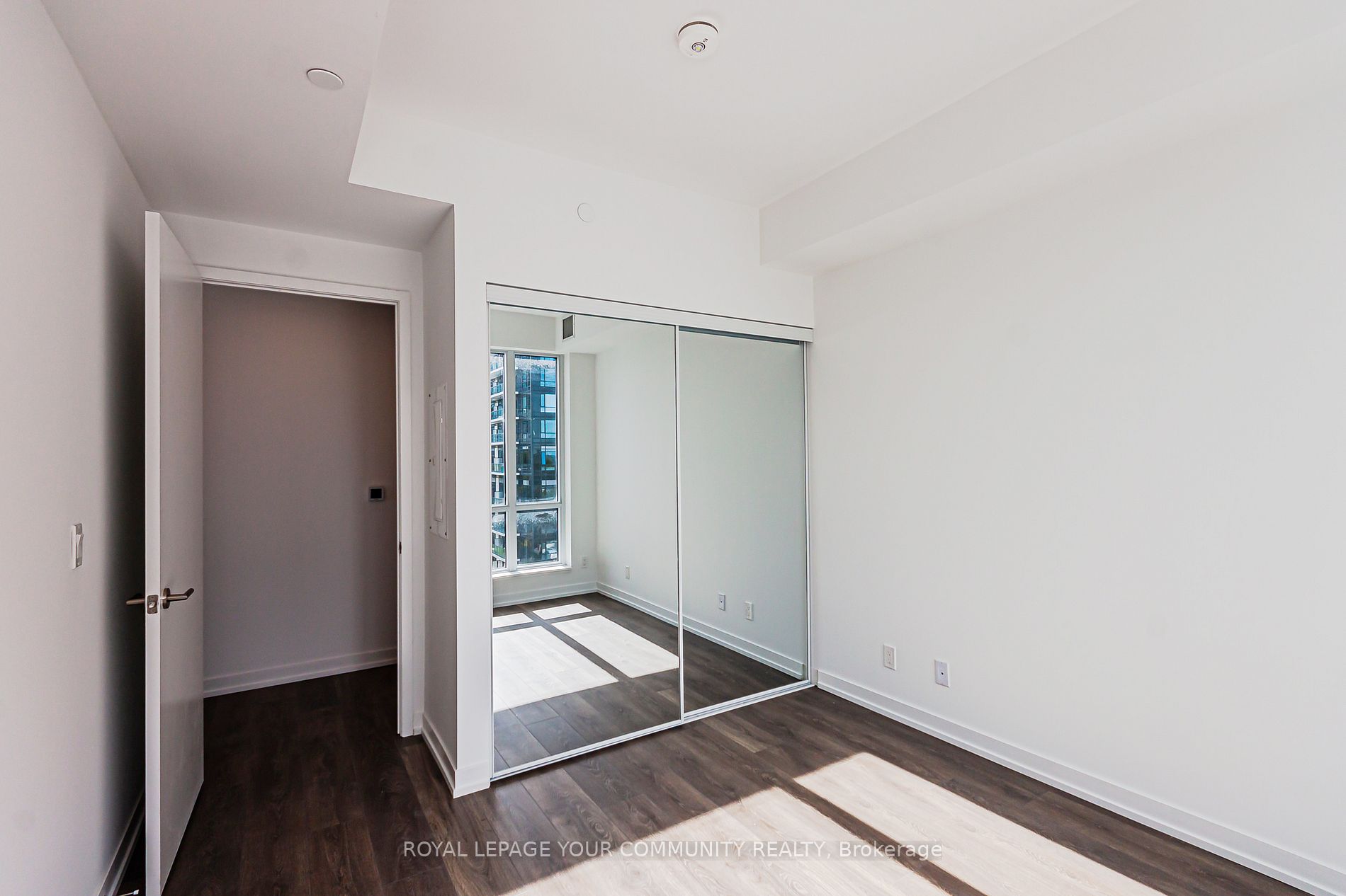 8 Beverley Glen Boulevard, #C711