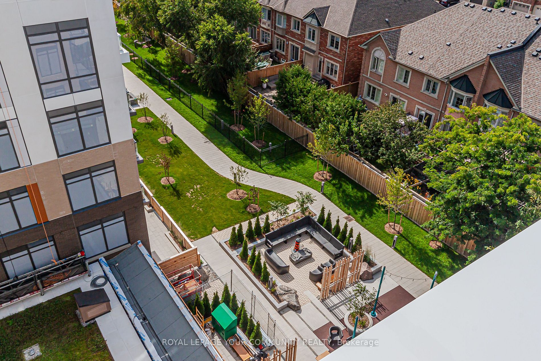 8 Beverley Glen Boulevard, #C711