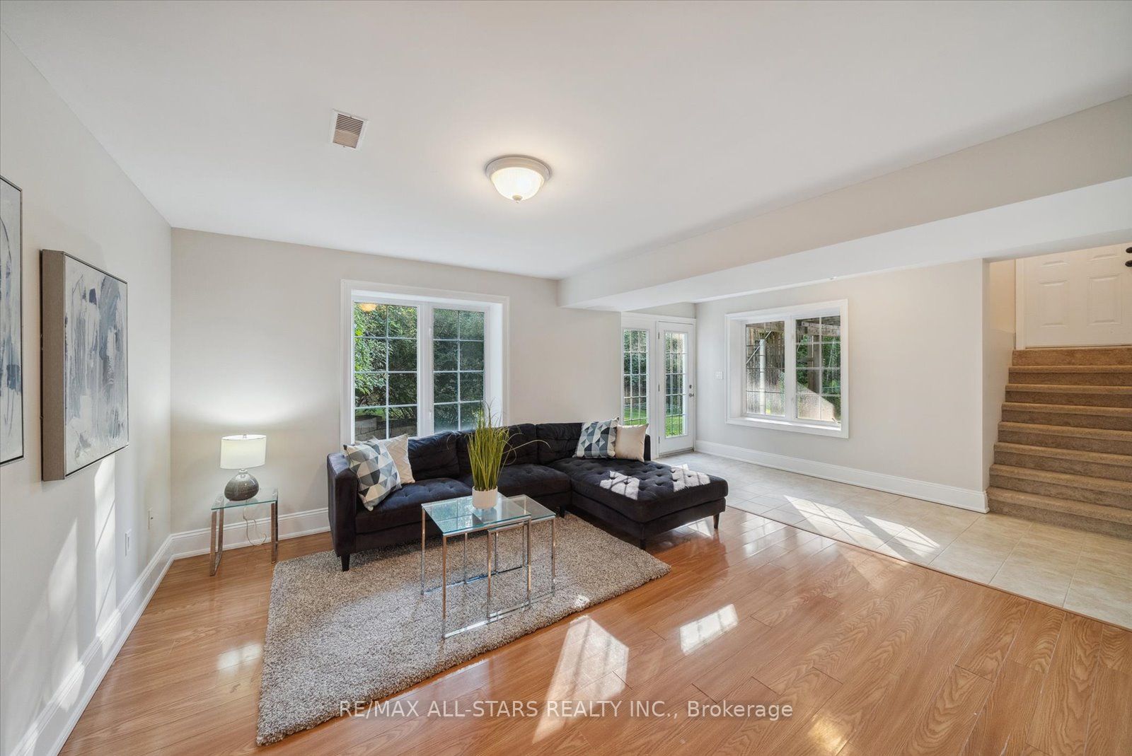 121 Riverglen Drive